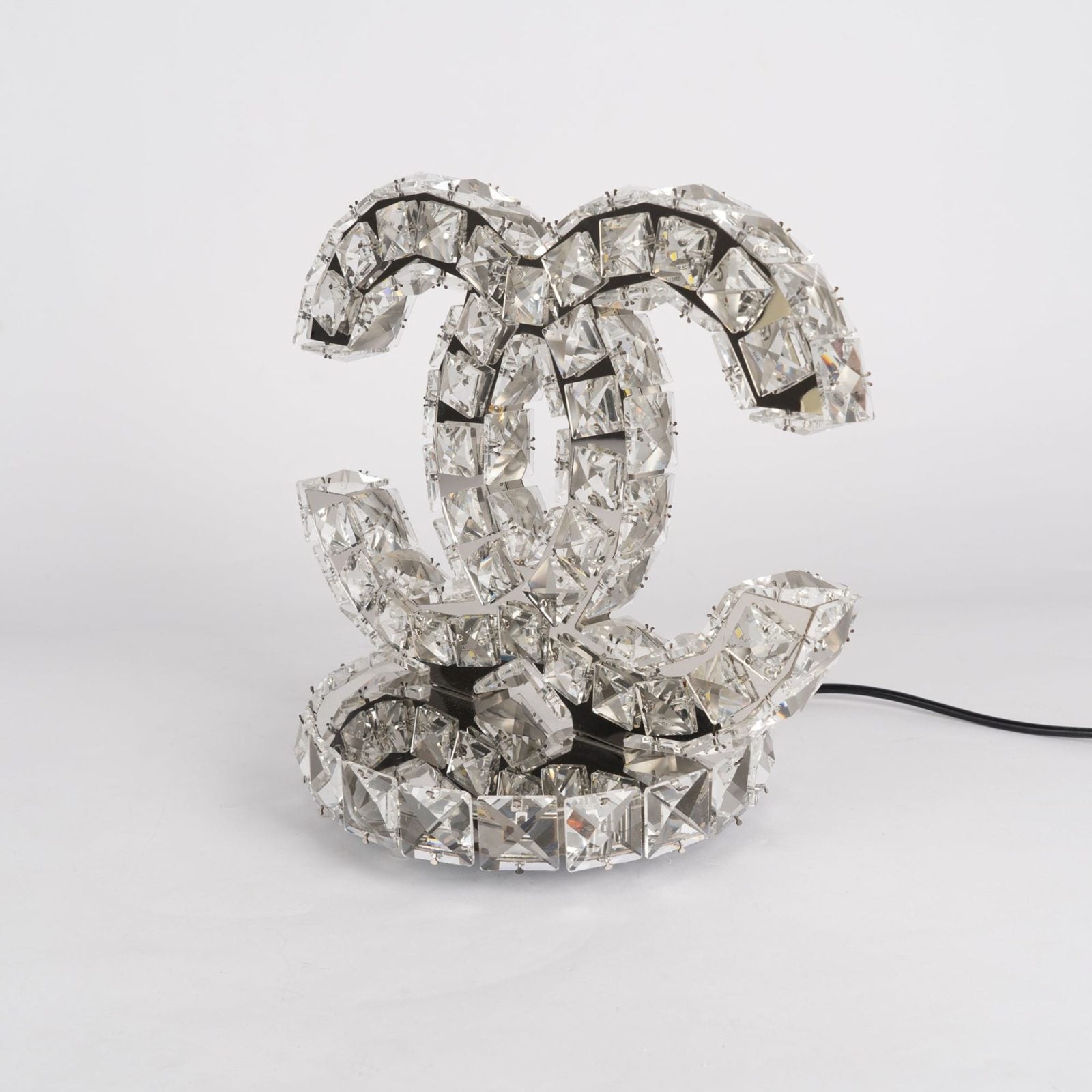 modern-stainless-steel-k9-crystal-table-lamp-for-luxury-bedroom-and-living-room-lighting