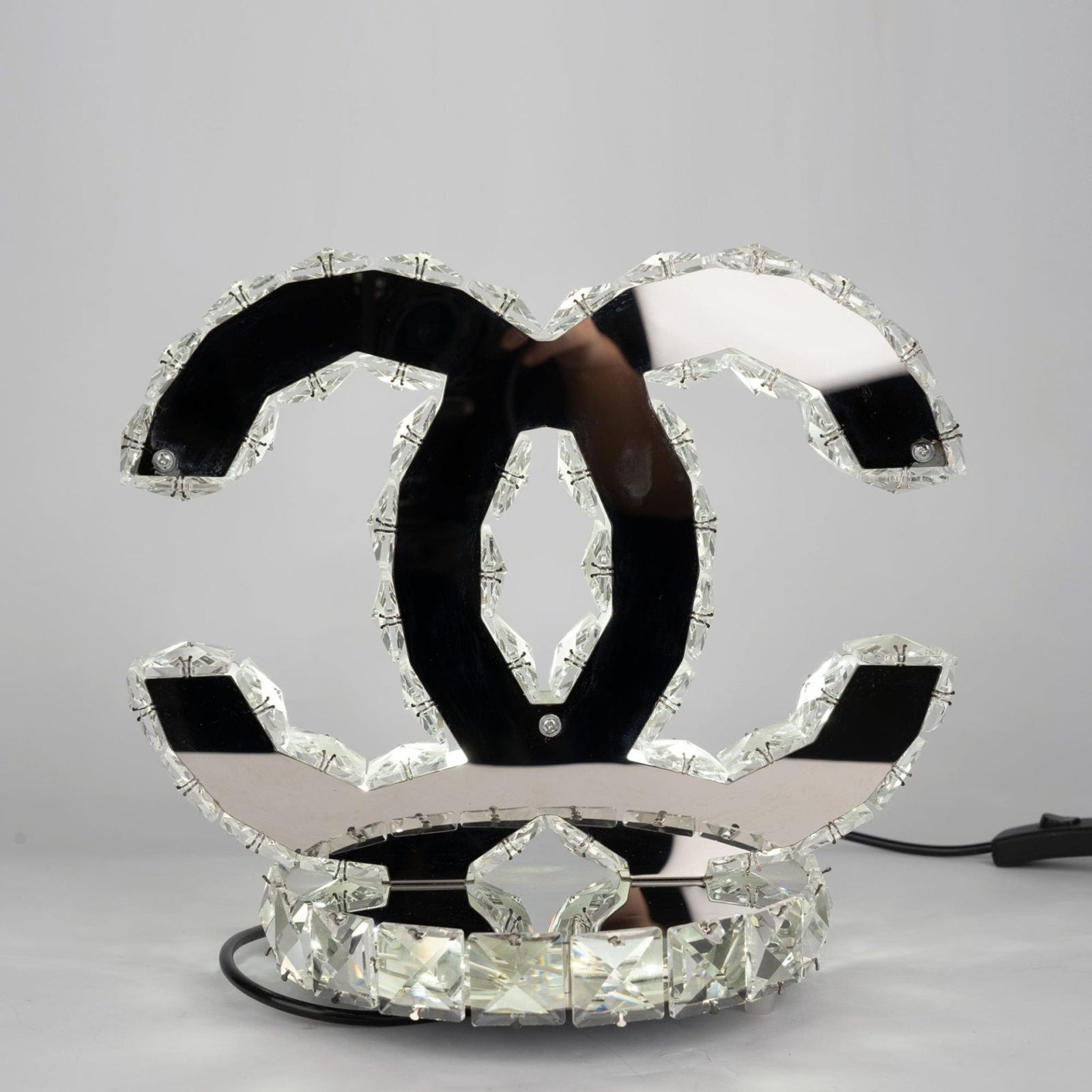 modern-stainless-steel-k9-crystal-table-lamp-for-luxury-bedroom-and-living-room-lighting