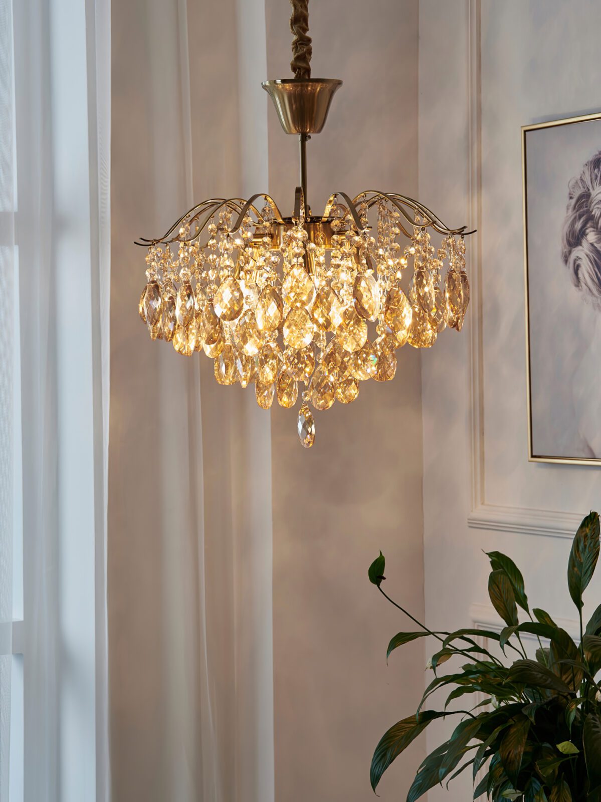 modern-wedge-shaped-gold-and-crystal-pendant-light-for-dining-room-and-living-room