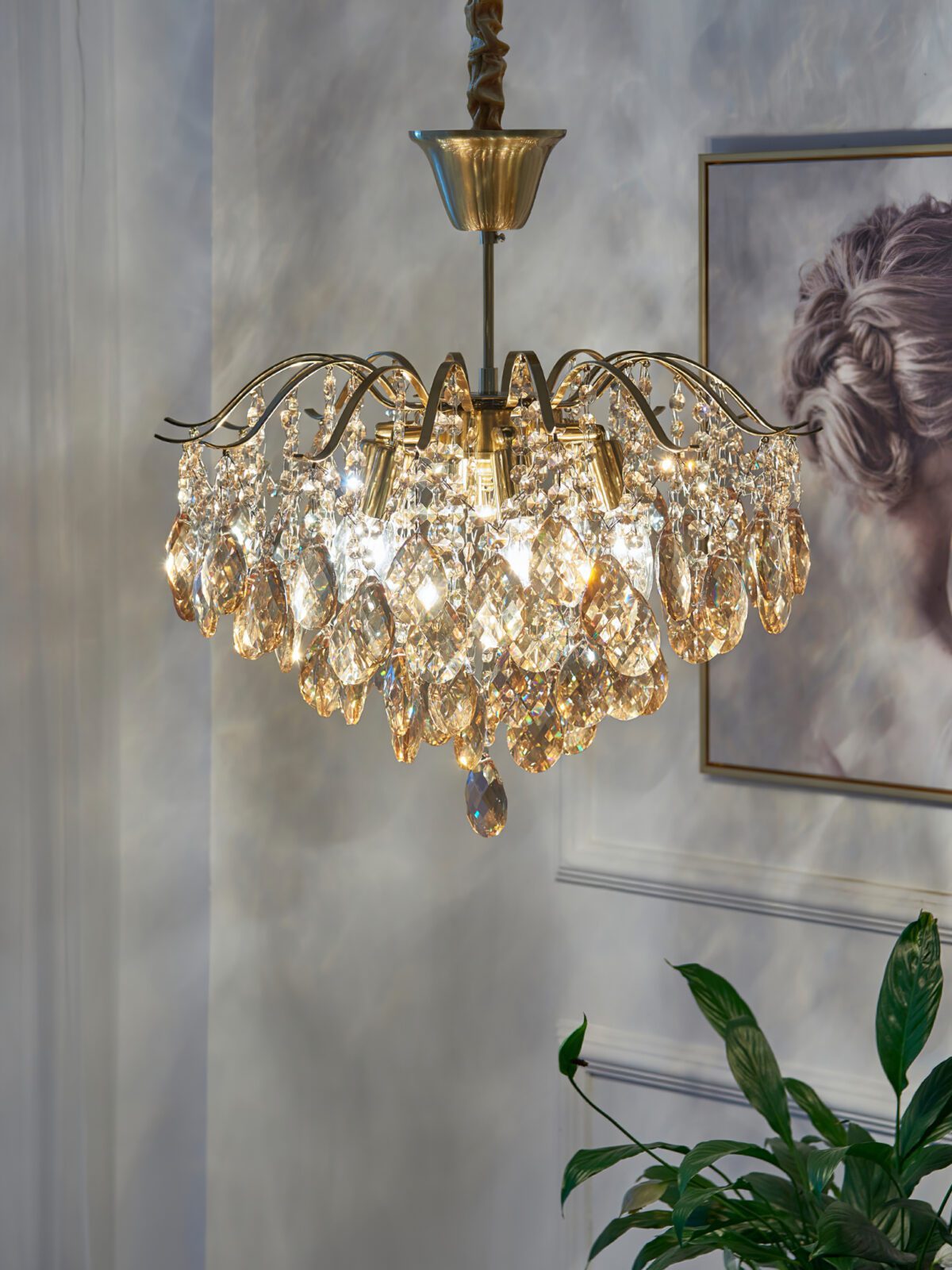 modern-wedge-shaped-gold-and-crystal-pendant-light-for-dining-room-and-living-room