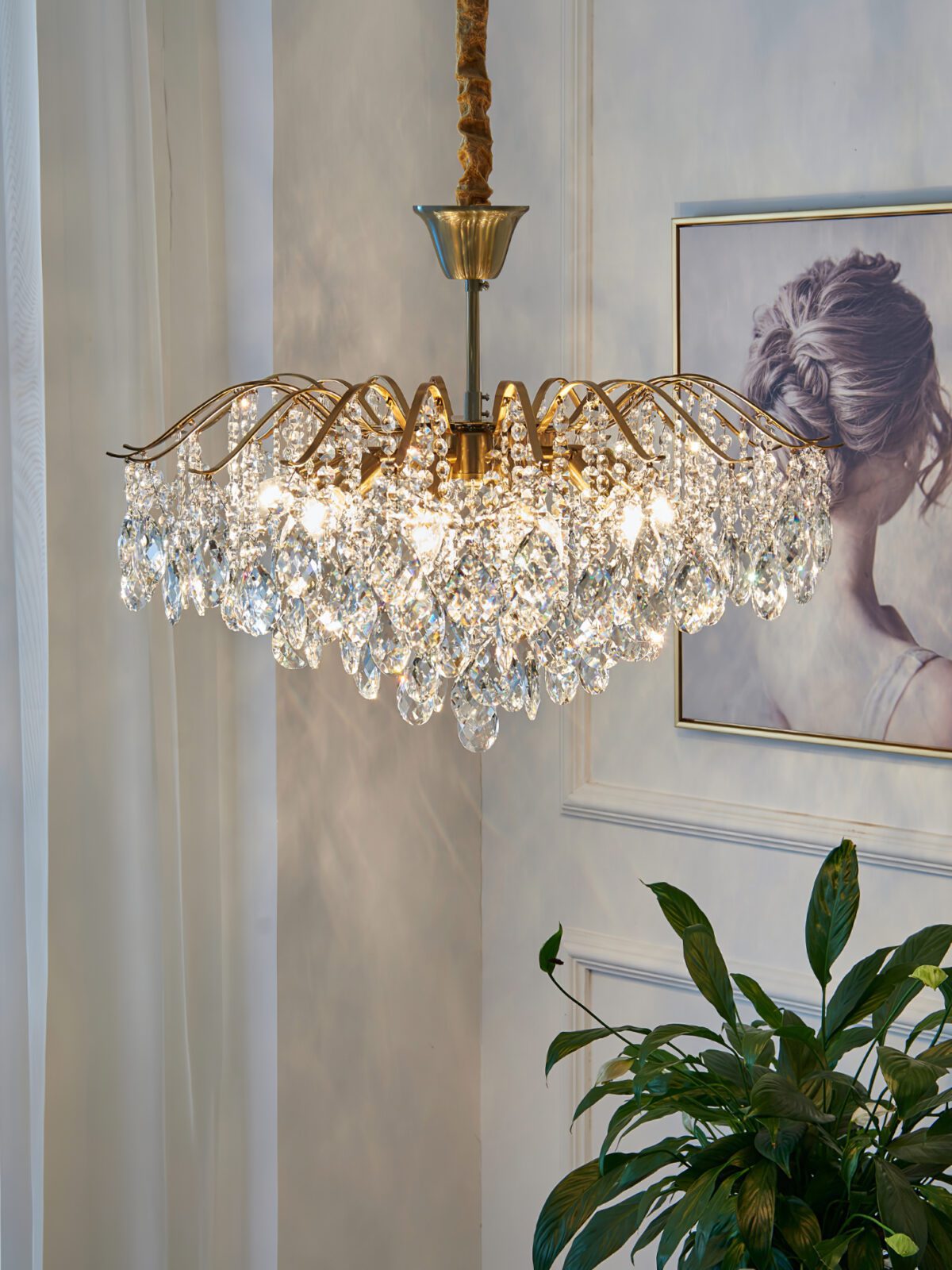 modern-wedge-shaped-gold-and-crystal-pendant-light-for-dining-room-and-living-room
