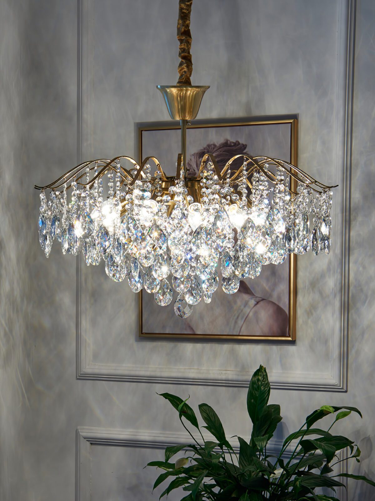 modern-wedge-shaped-gold-and-crystal-pendant-light-for-dining-room-and-living-room