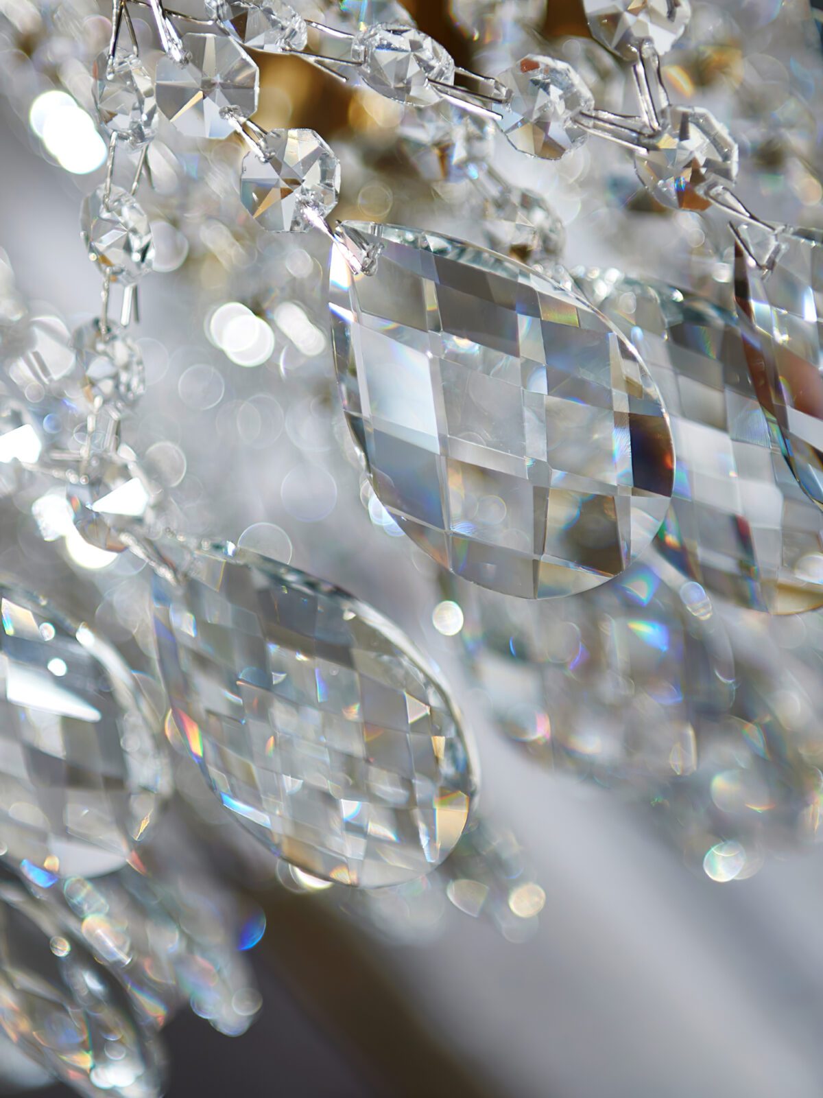 modern-wedge-shaped-gold-and-crystal-pendant-light-for-dining-room-and-living-room