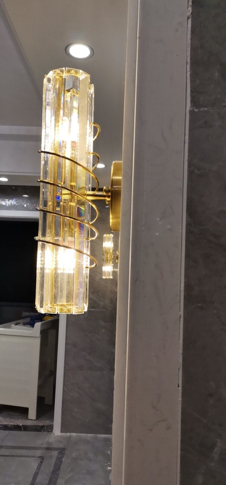 modern-gold-surround-crystal-wall-sconce-elegant-indoor-lighting-for-living-room-bedroom