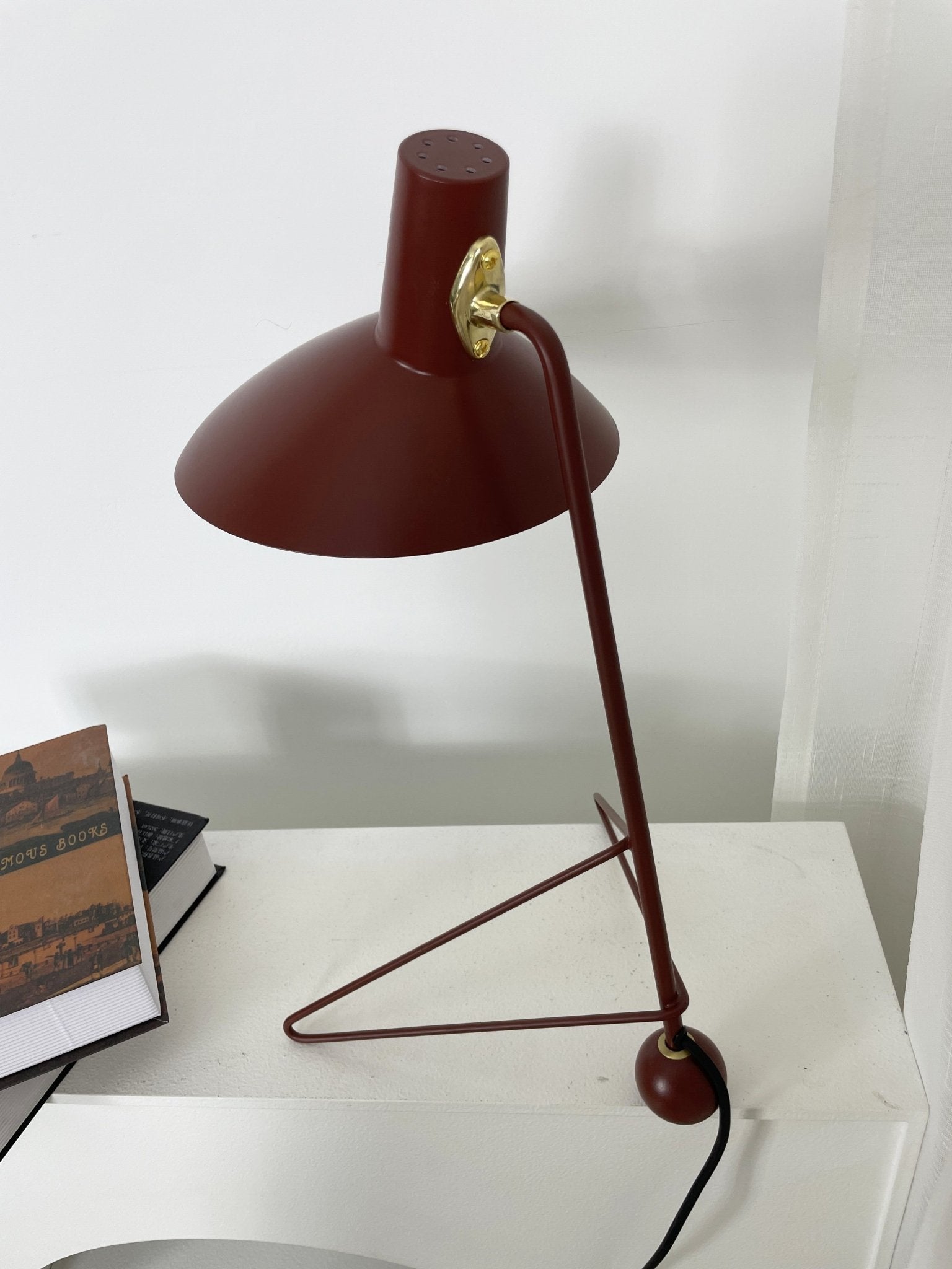 Contemporary Matte Finish Metal Table Lamp with Adjustable Head for Study and Bedside