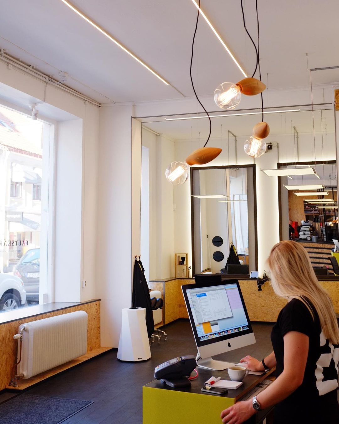 natural-wood-pine-cone-pendant-light-mid-century-modern-hanging-ceiling-lamp