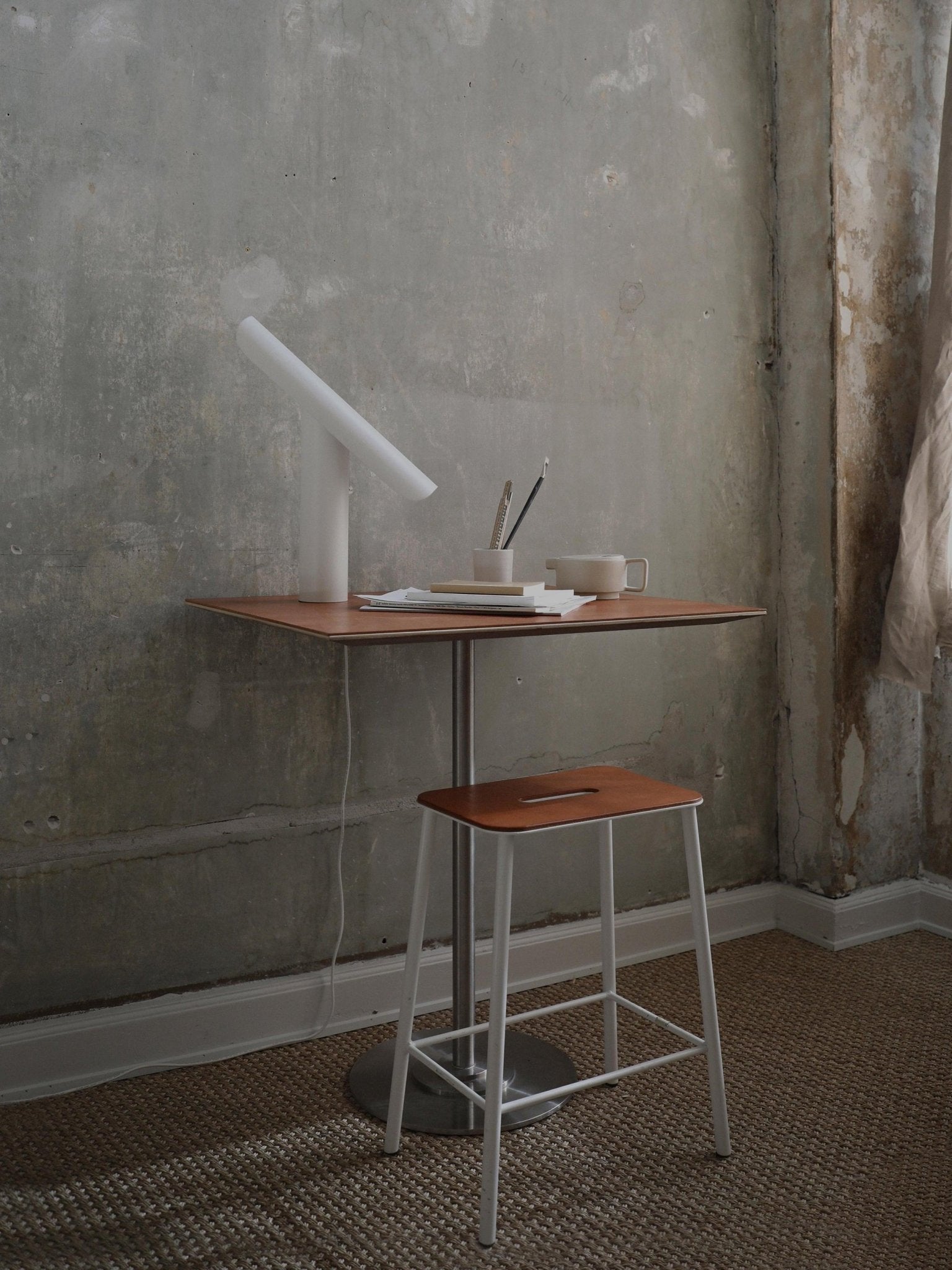 Modern Minimalist Geometric Adjustable LED Desk Lamp with Metal Finish