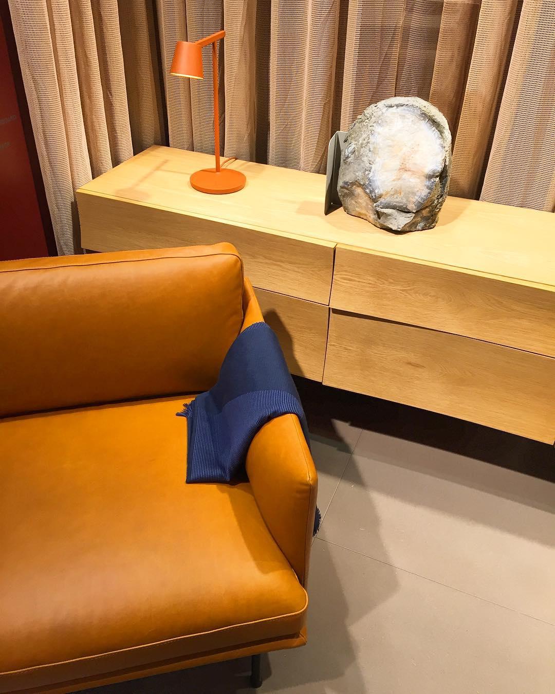 Modern Minimalist Tip Table Lamp with Adjustable Head and Dimmable LED Light for Workspace