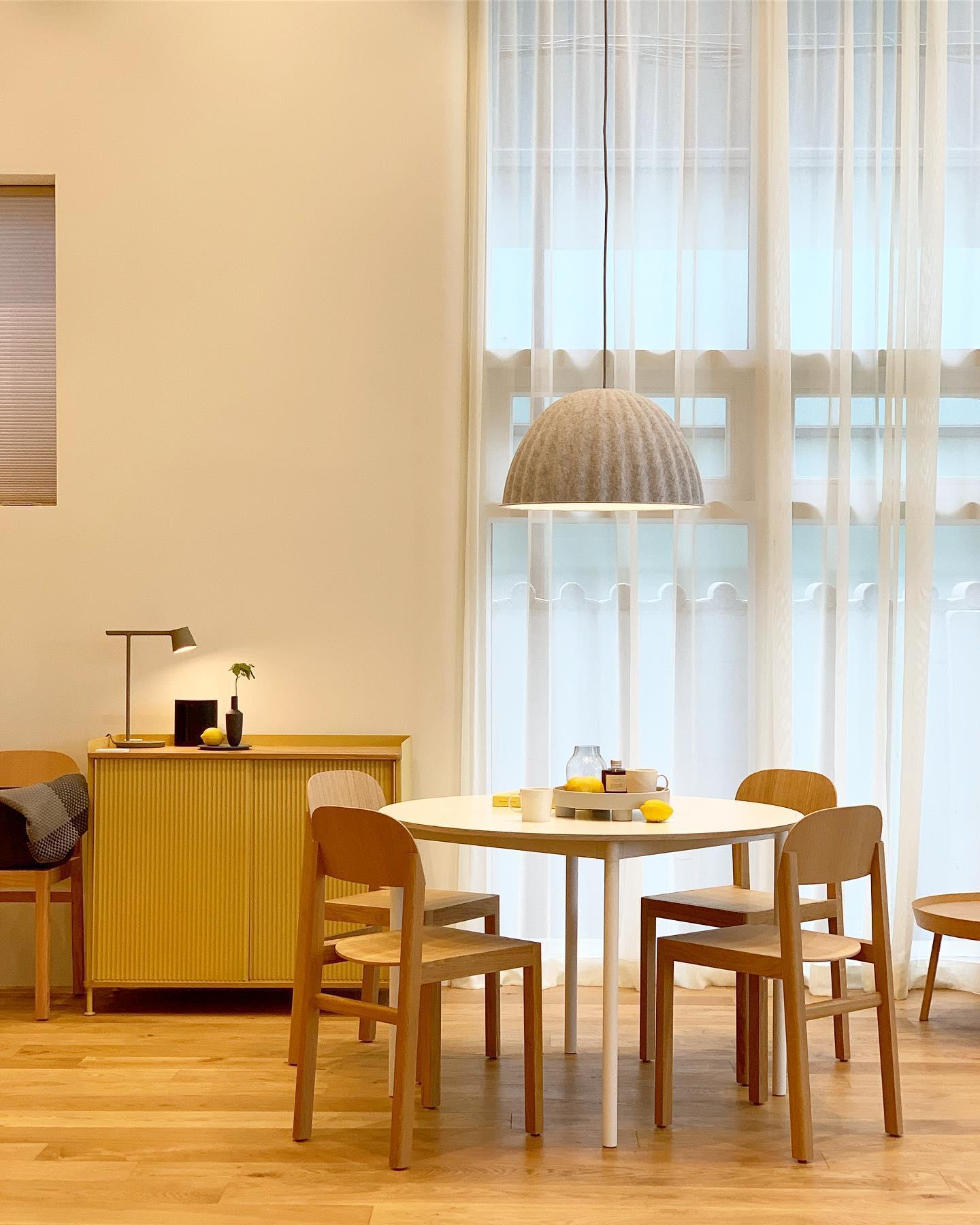Modern Minimalist Tip Table Lamp with Adjustable Head and Dimmable LED Light for Workspace