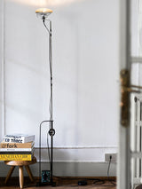 Modern Industrial Adjustable LED Floor Lamp with Telescopic Stem for Living Room Lighting