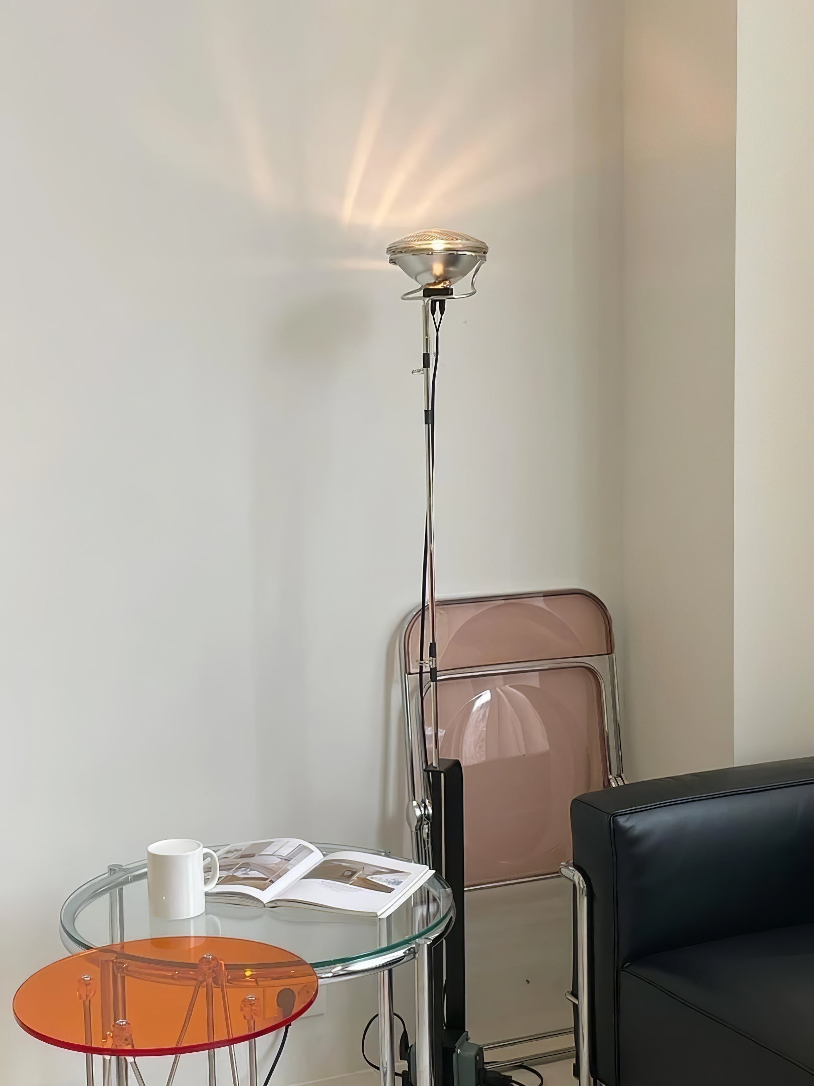 Modern Industrial Adjustable LED Floor Lamp with Telescopic Stem for Living Room Lighting