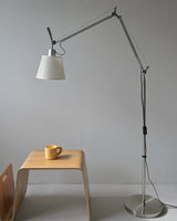 elegant-parete-slim-floor-lamp-for-living-room-modern-standing-light-in-silver-and-white