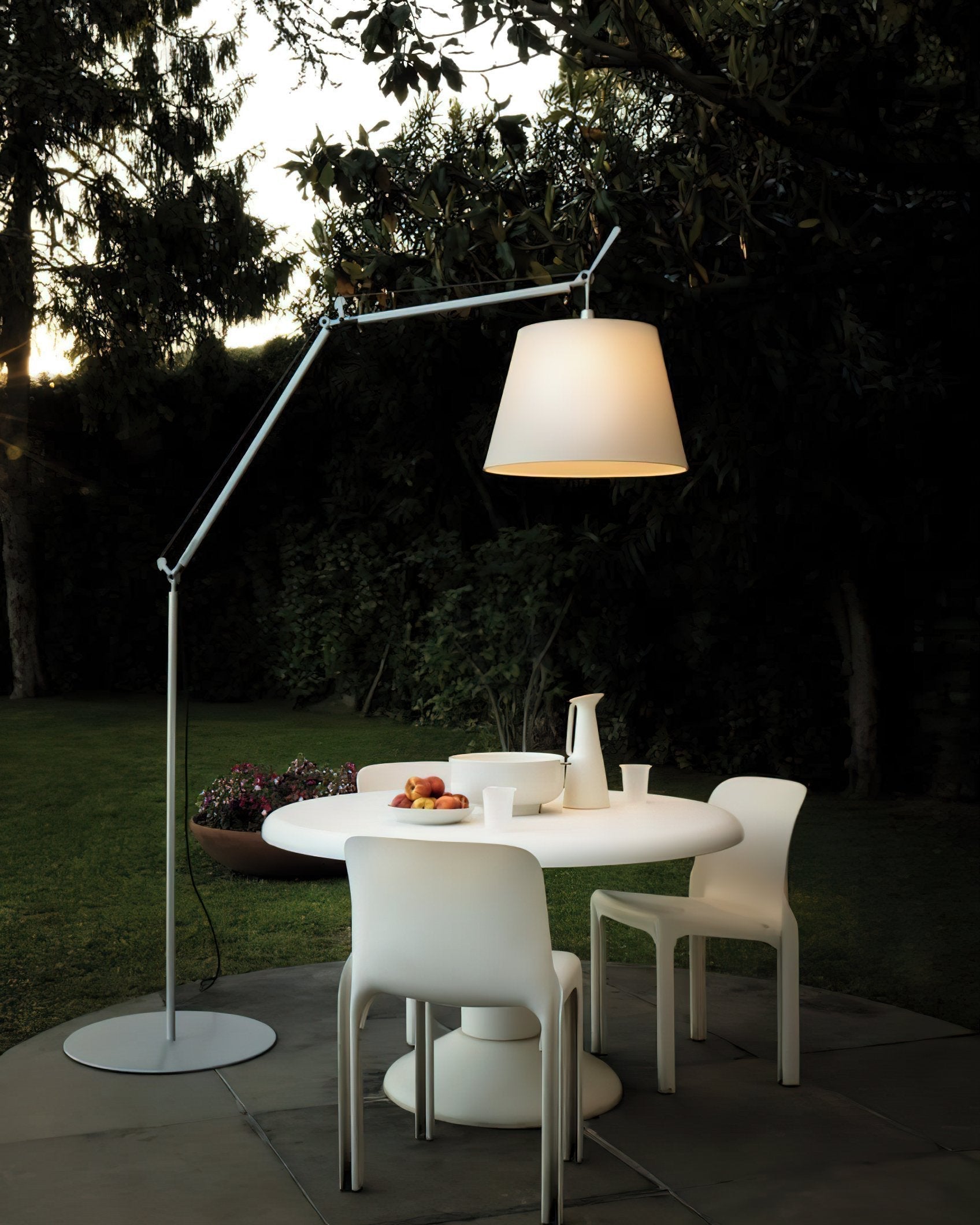 elegant-parete-slim-floor-lamp-for-living-room-modern-standing-light-in-silver-and-white