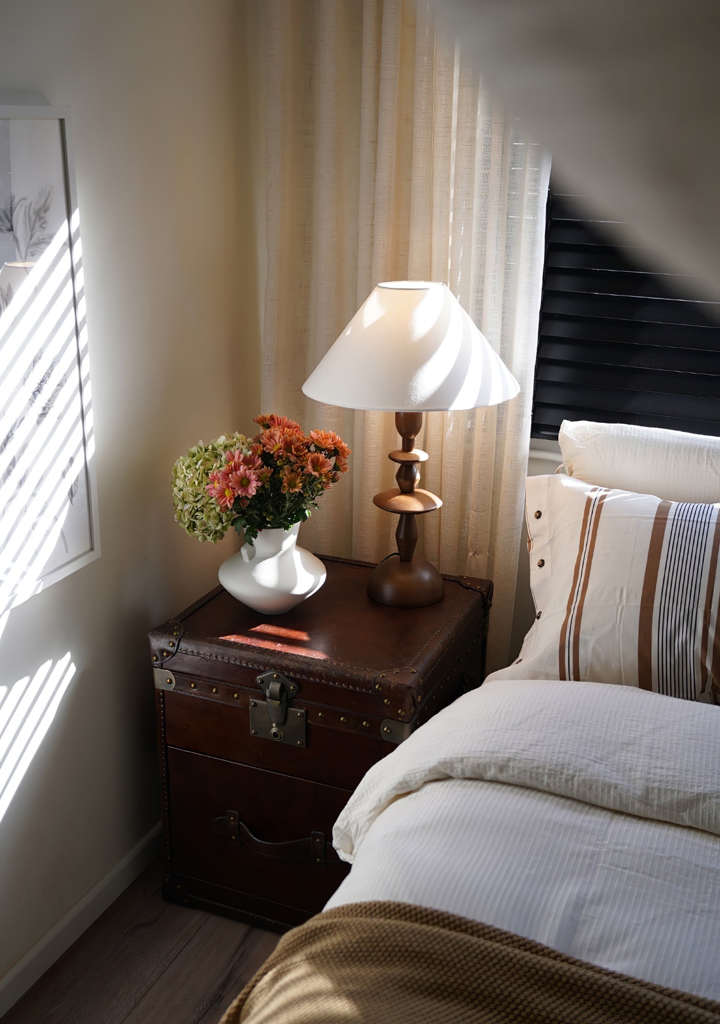 Tournage Sculptural Oak Wood Desk Lamp with White Linen Shade for Bedside Lighting