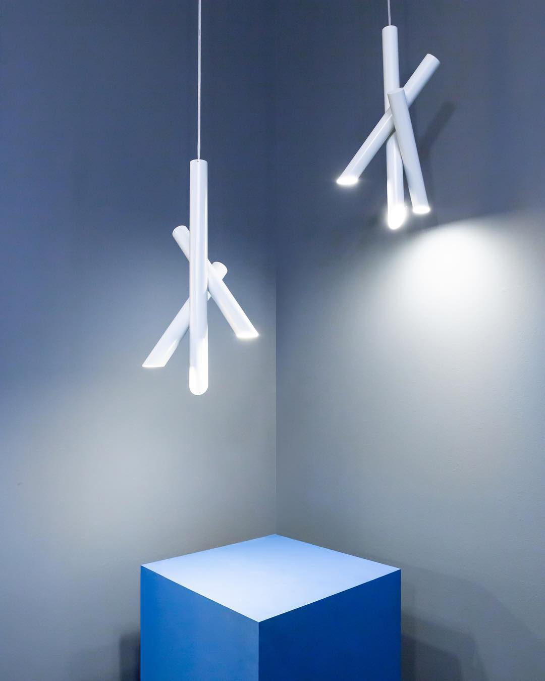 modern-aluminum-tubular-led-pendant-light-adjustable-minimalist-suspension-lamp