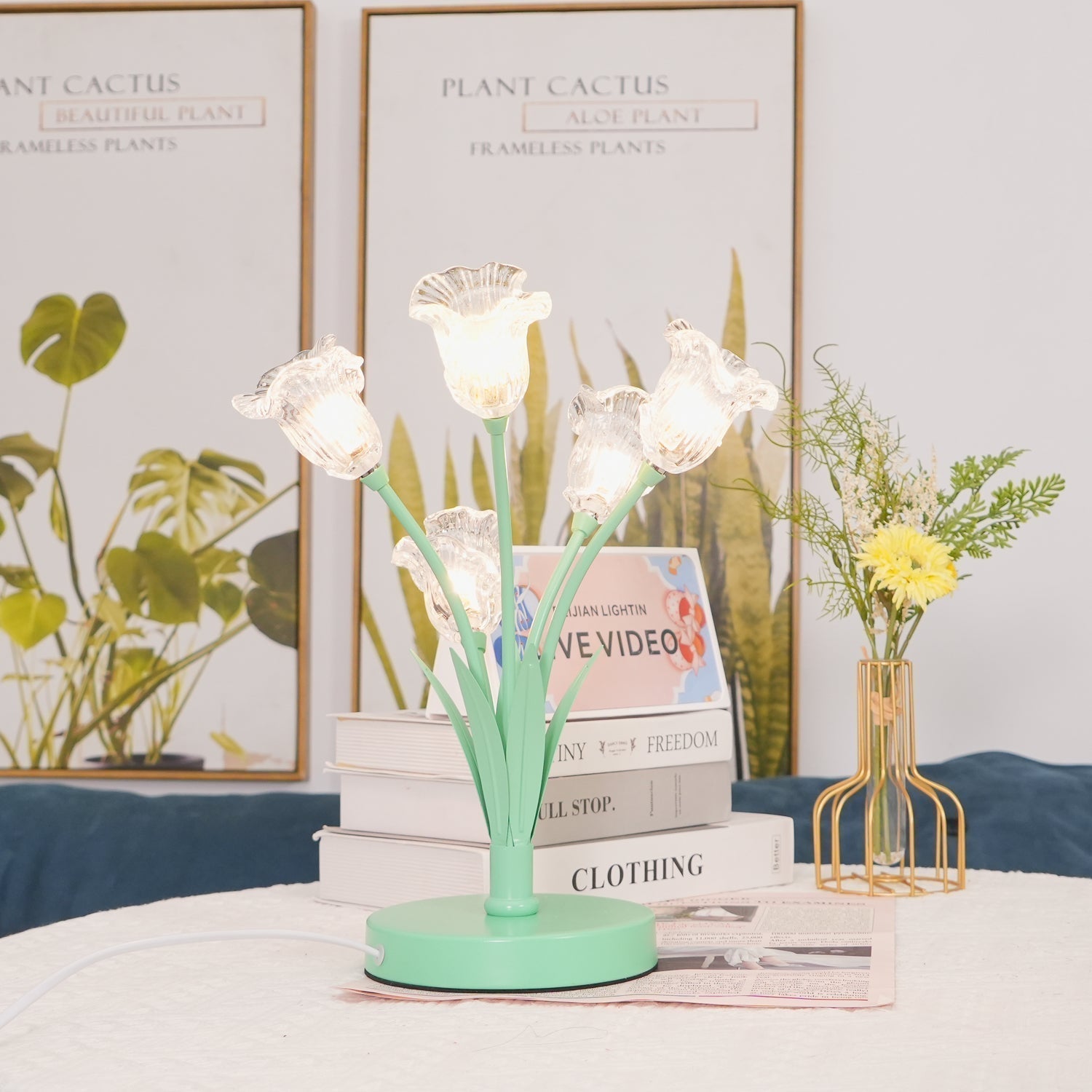 Elegant Glass Tulip Flower Table Lamp Decorative Floral Bedside Night Light for Home Living Room Decor