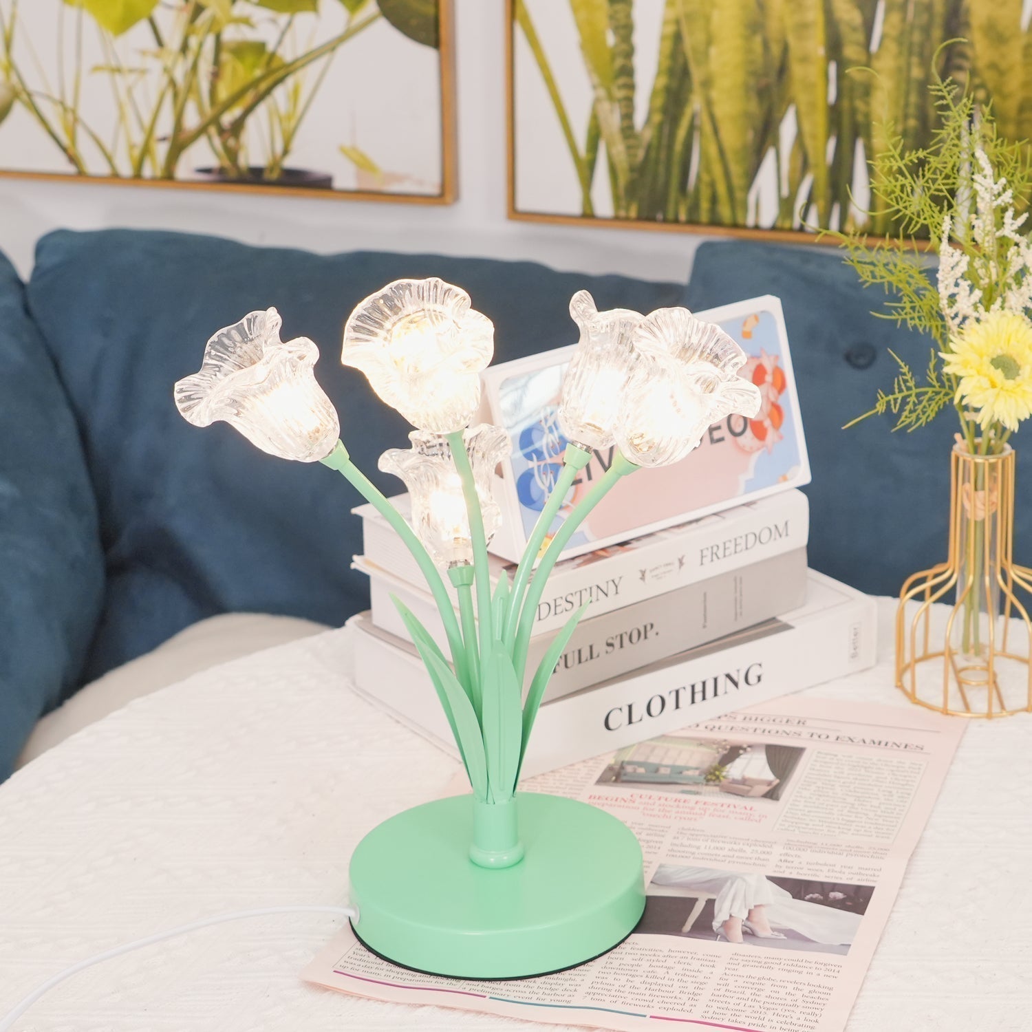 Elegant Glass Tulip Flower Table Lamp Decorative Floral Bedside Night Light for Home Living Room Decor