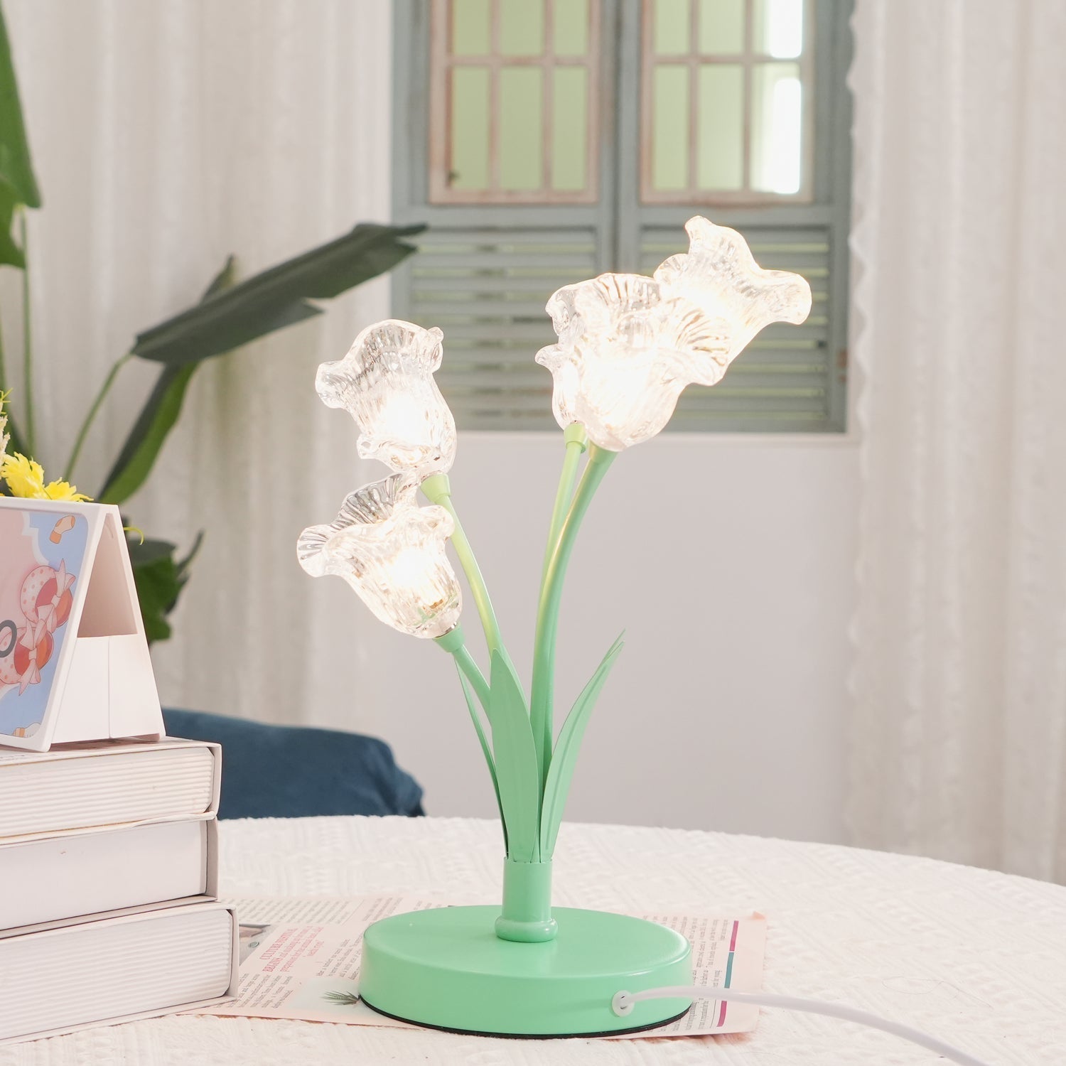 Elegant Glass Tulip Flower Table Lamp Decorative Floral Bedside Night Light for Home Living Room Decor