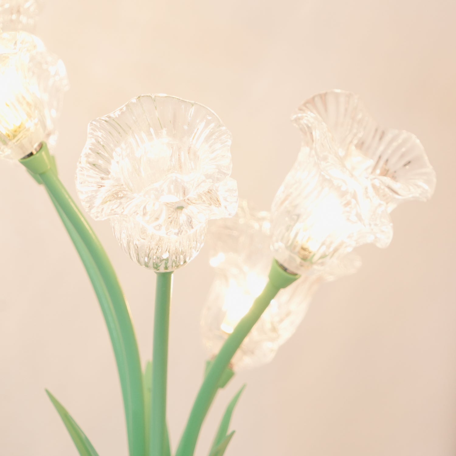 Elegant Glass Tulip Flower Table Lamp Decorative Floral Bedside Night Light for Home Living Room Decor
