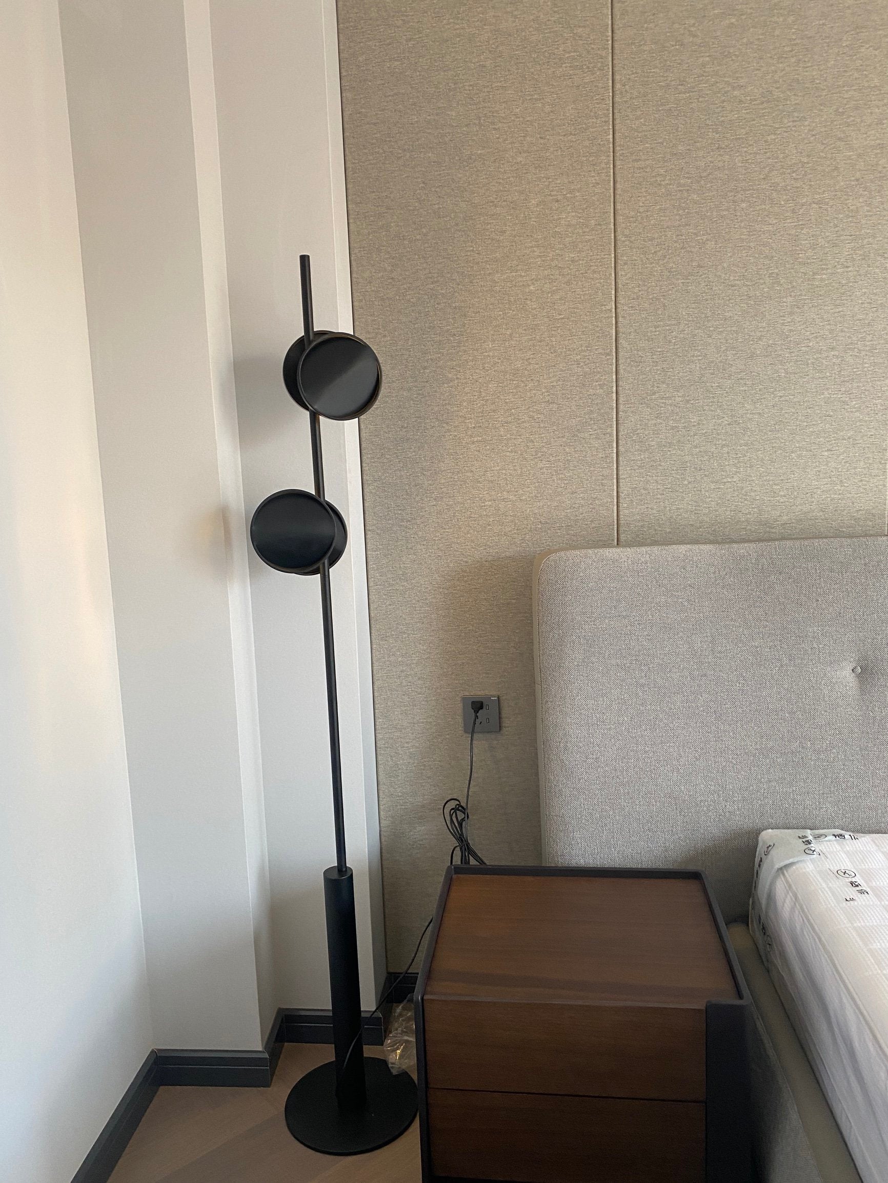 modern-typography-floor-lamp-modular-led-standing-light-with-adjustable-fixtures