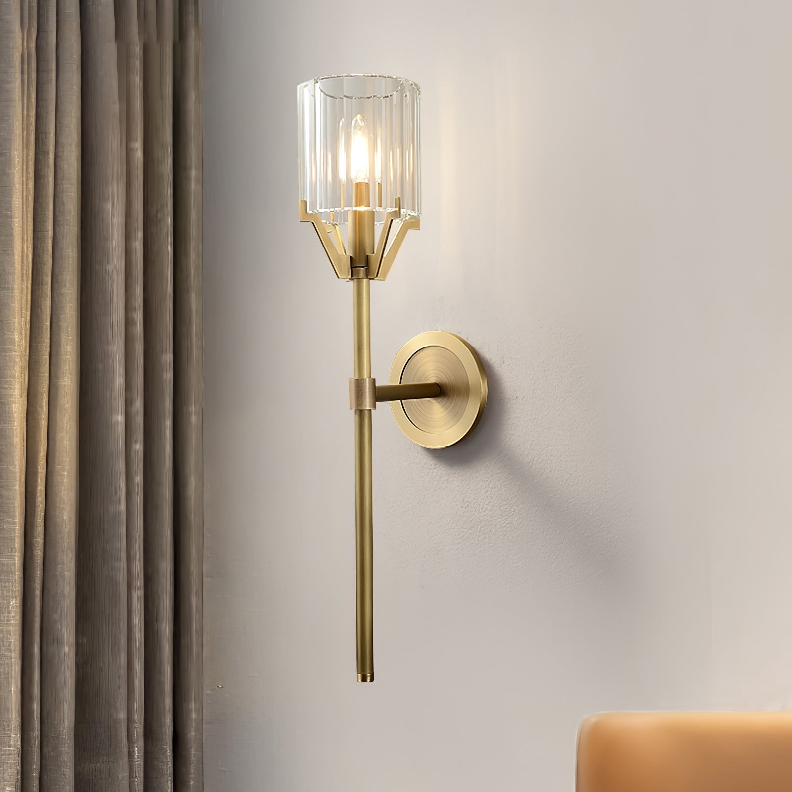 modern-architectural-faceted-crystal-glass-wall-sconce-with-polished-brass-finish