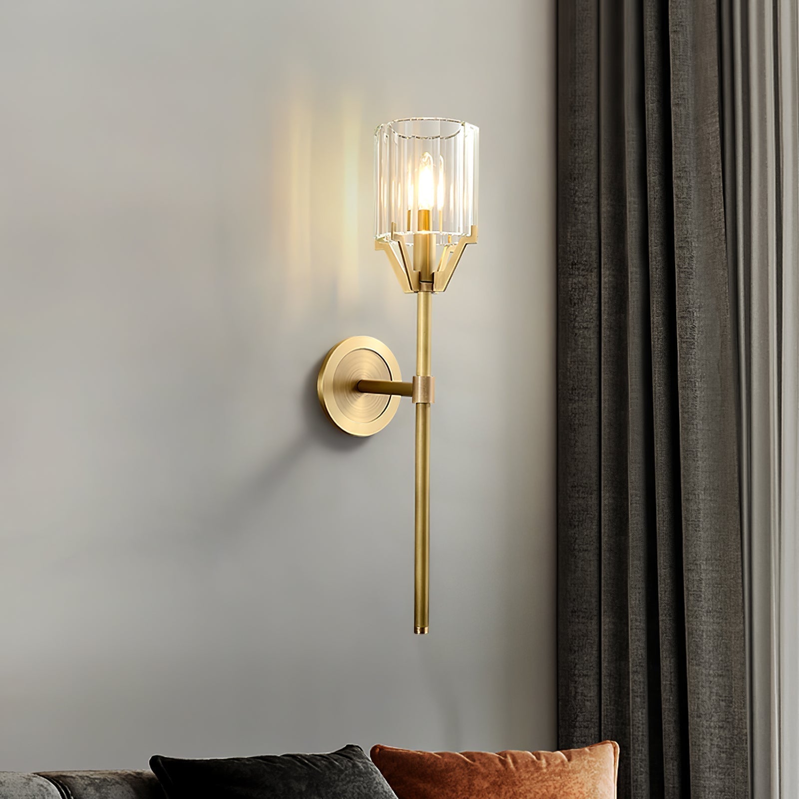 modern-architectural-faceted-crystal-glass-wall-sconce-with-polished-brass-finish