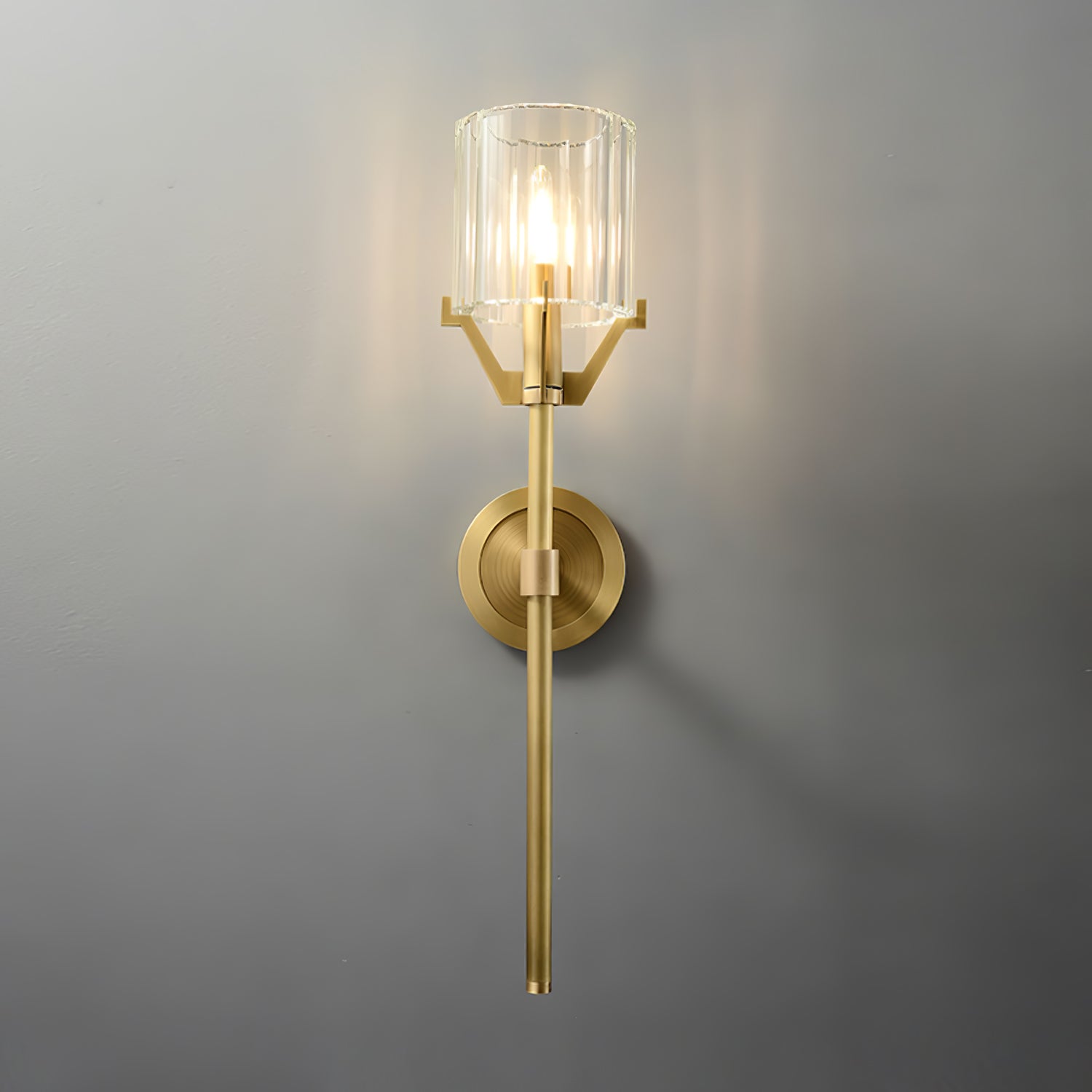modern-architectural-faceted-crystal-glass-wall-sconce-with-polished-brass-finish