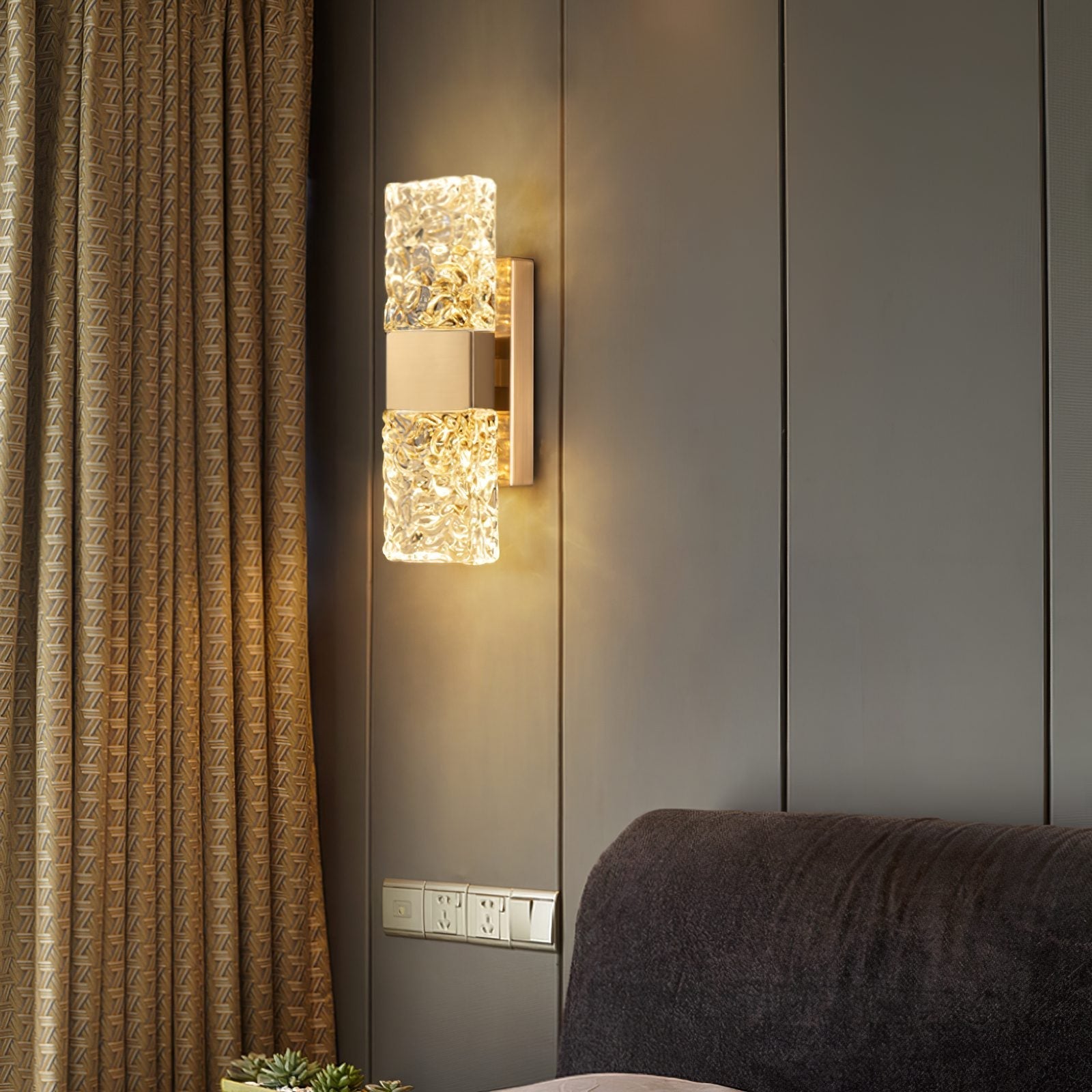 modern-gold-ice-glass-wall-sconce-luxury-textured-glass-led-vanity-light