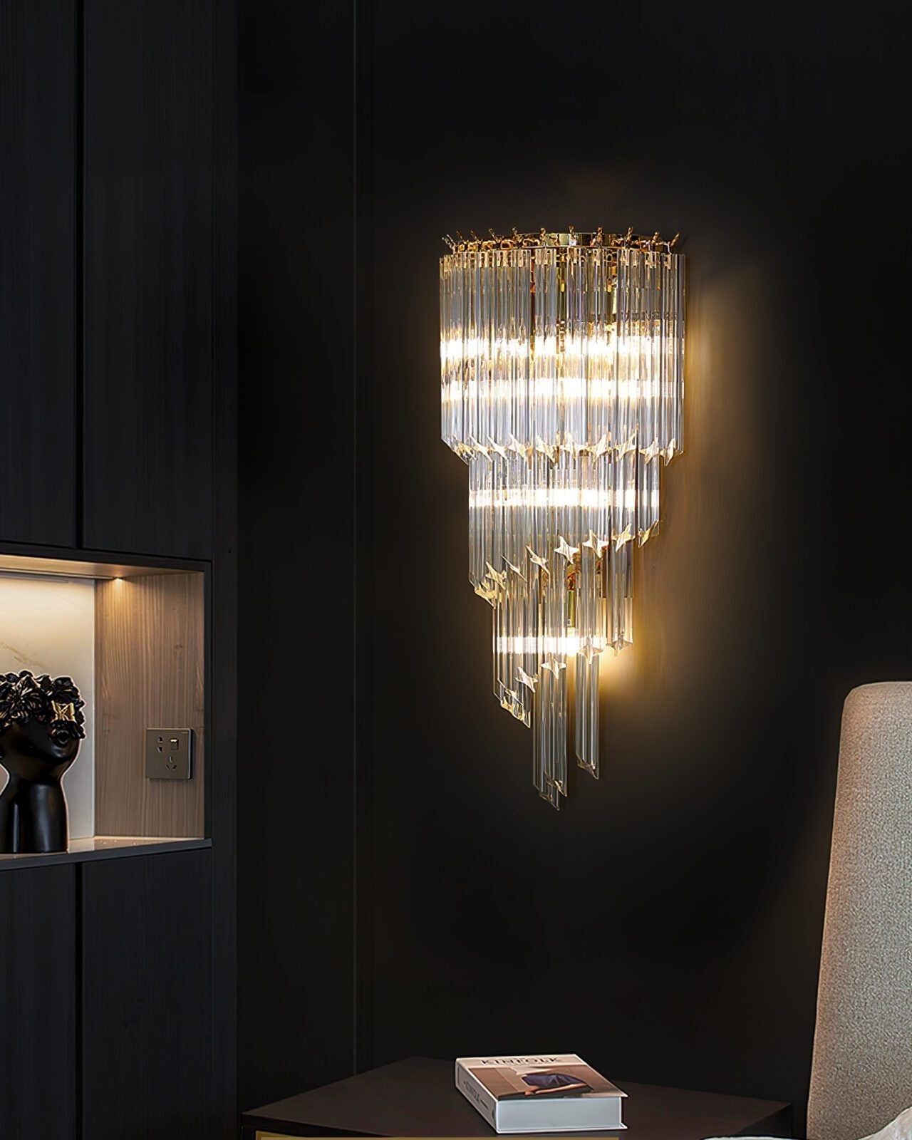 elegant-venetian-glass-rod-wall-light-gold-tapered-crystal-sconce
