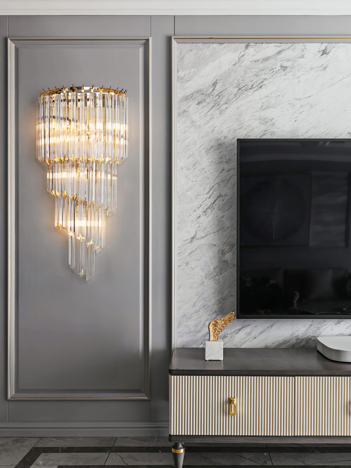 elegant-venetian-glass-rod-wall-light-gold-tapered-crystal-sconce