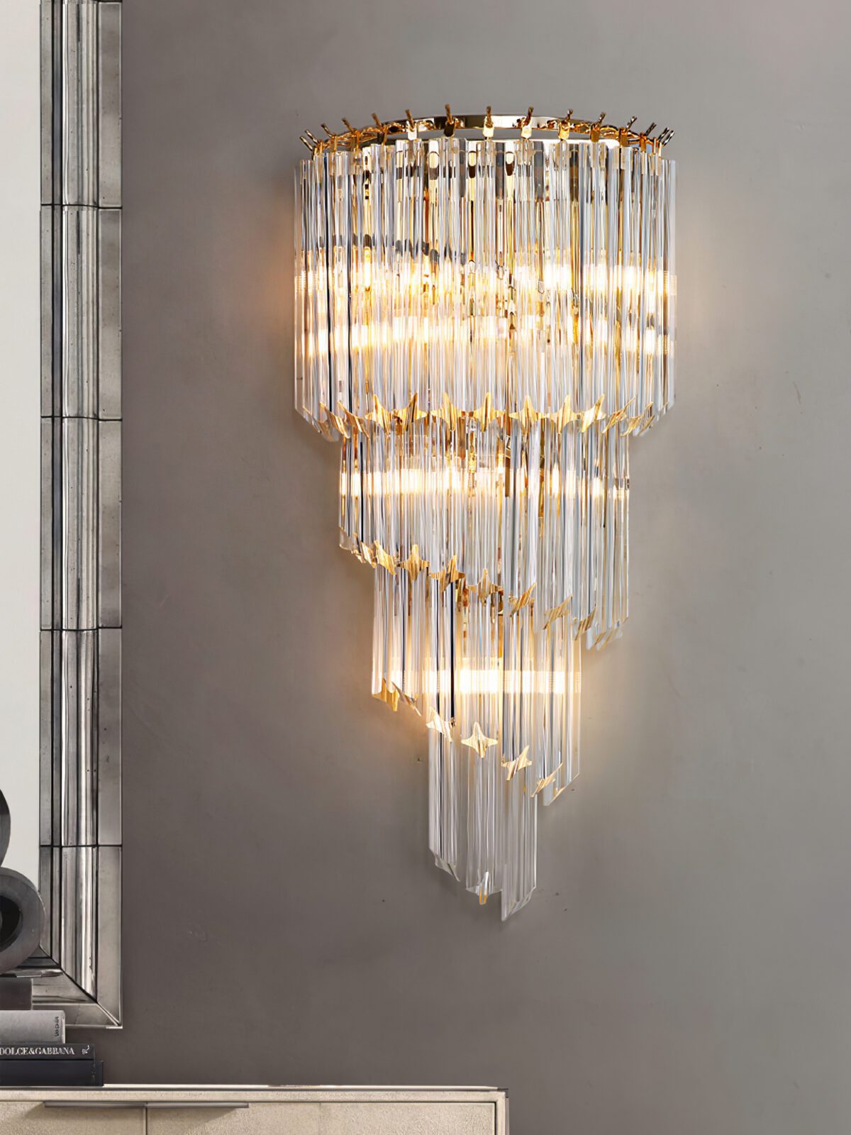 elegant-venetian-glass-rod-wall-light-gold-tapered-crystal-sconce