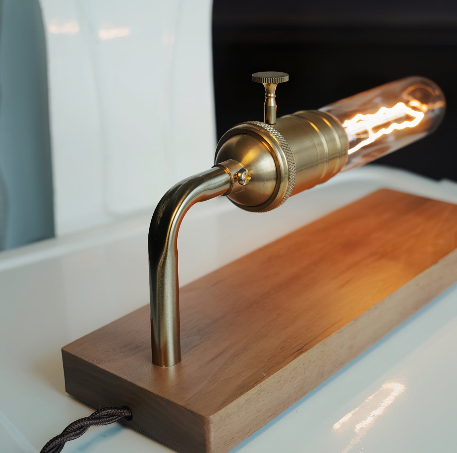 antique-brass-and-walnut-wood-vintage-banker-table-lamp-for-home-office-desk