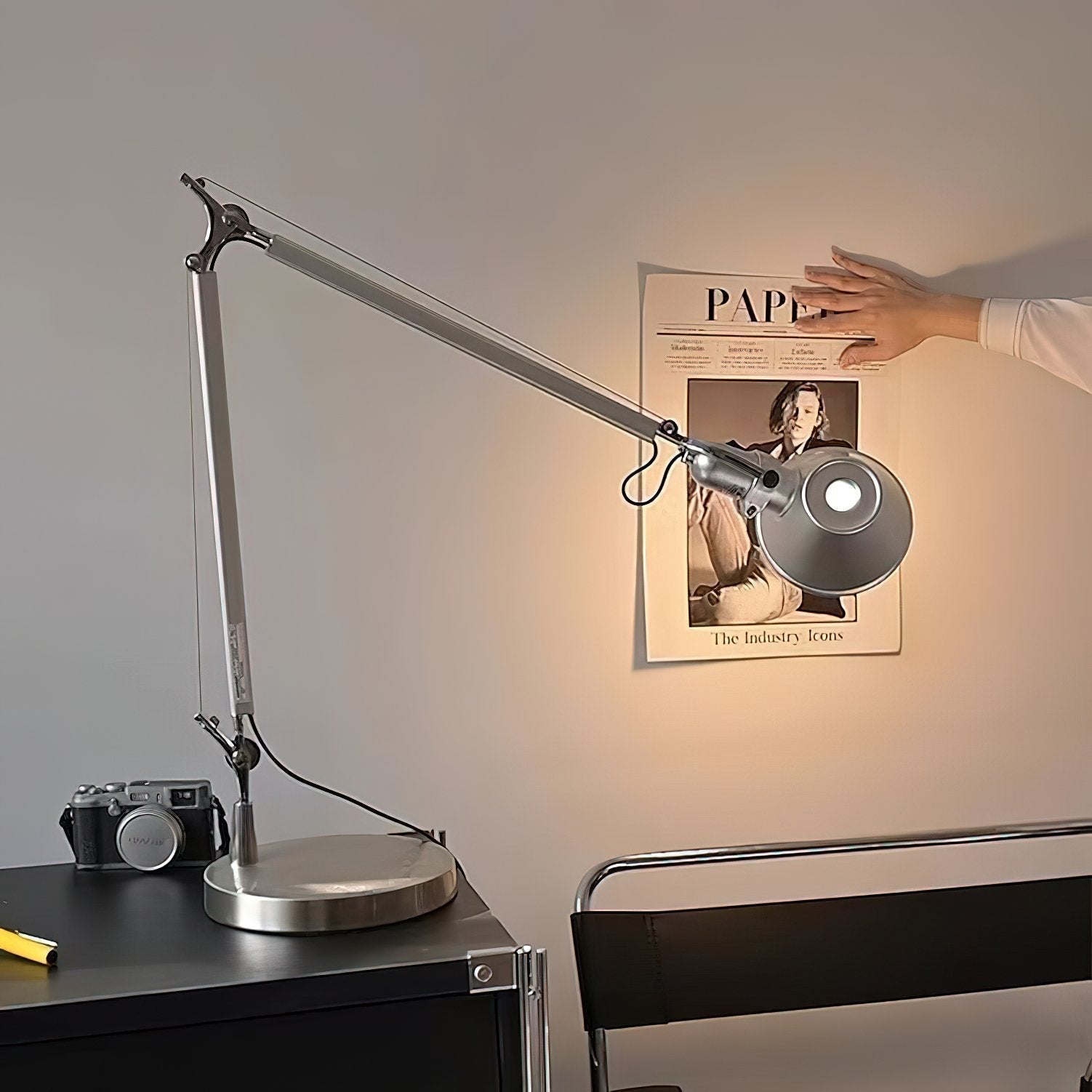 modern-metal-desk-lamp-with-adjustable-arm-and-silver-finish-for-office
