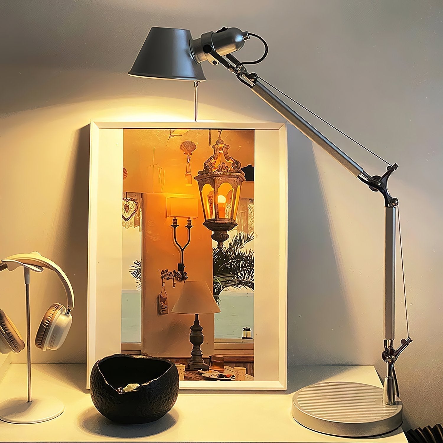 modern-metal-desk-lamp-with-adjustable-arm-and-silver-finish-for-office