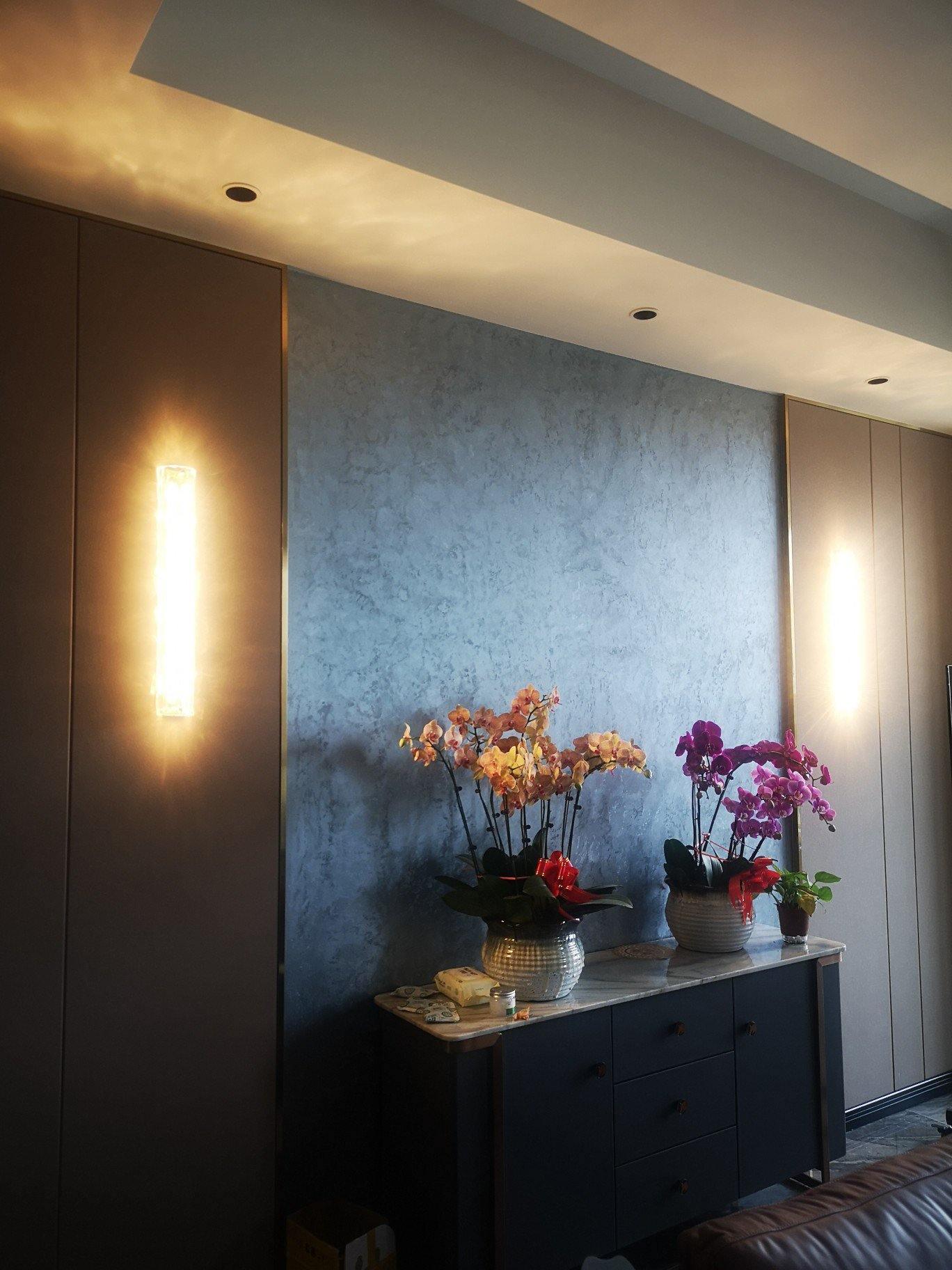 modern-brass-and-water-grained-glass-led-wall-sconce-light-set-of-2