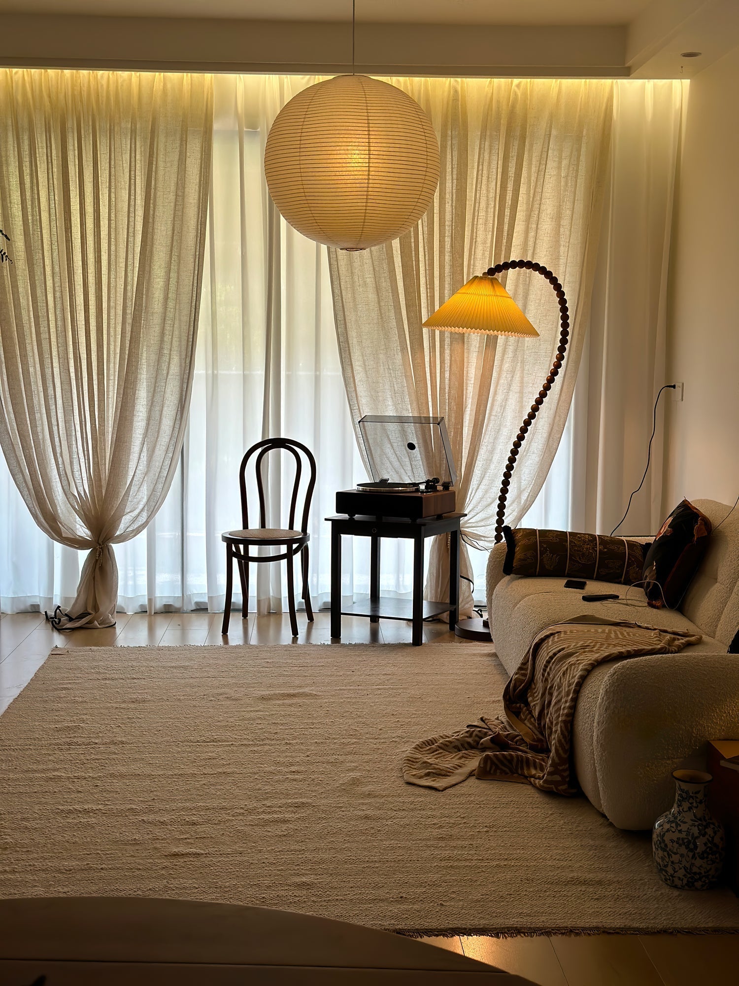 Rustic Wooden Bead Floor Lamp with White Fabric Shade for Mid Century Modern Interior Lighting