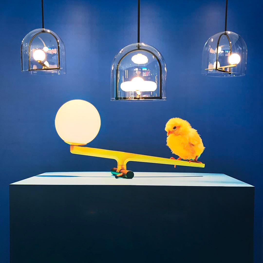 modern-yanzi-style-led-table-lamp-with-white-glass-globe-and-gold-metal-finish