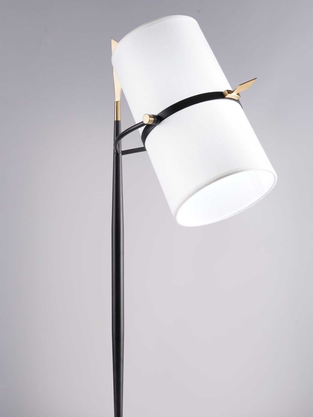 yasmin-antique-black-and-brass-table-lamp-with-linen-shade-for-bedside-desks