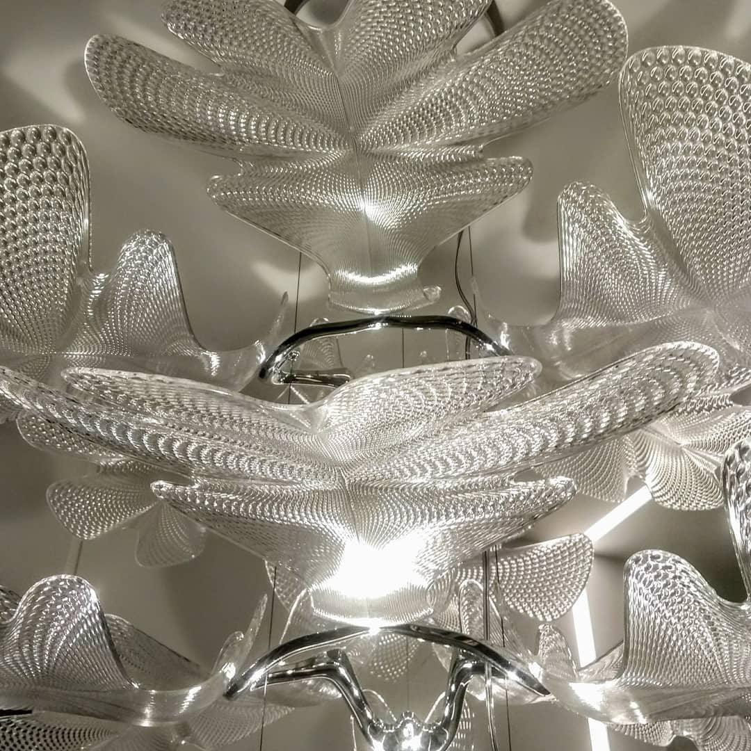 Artistic PMMA Leaf Suspension Light Modern LED Candelabrum Pendant Fixture