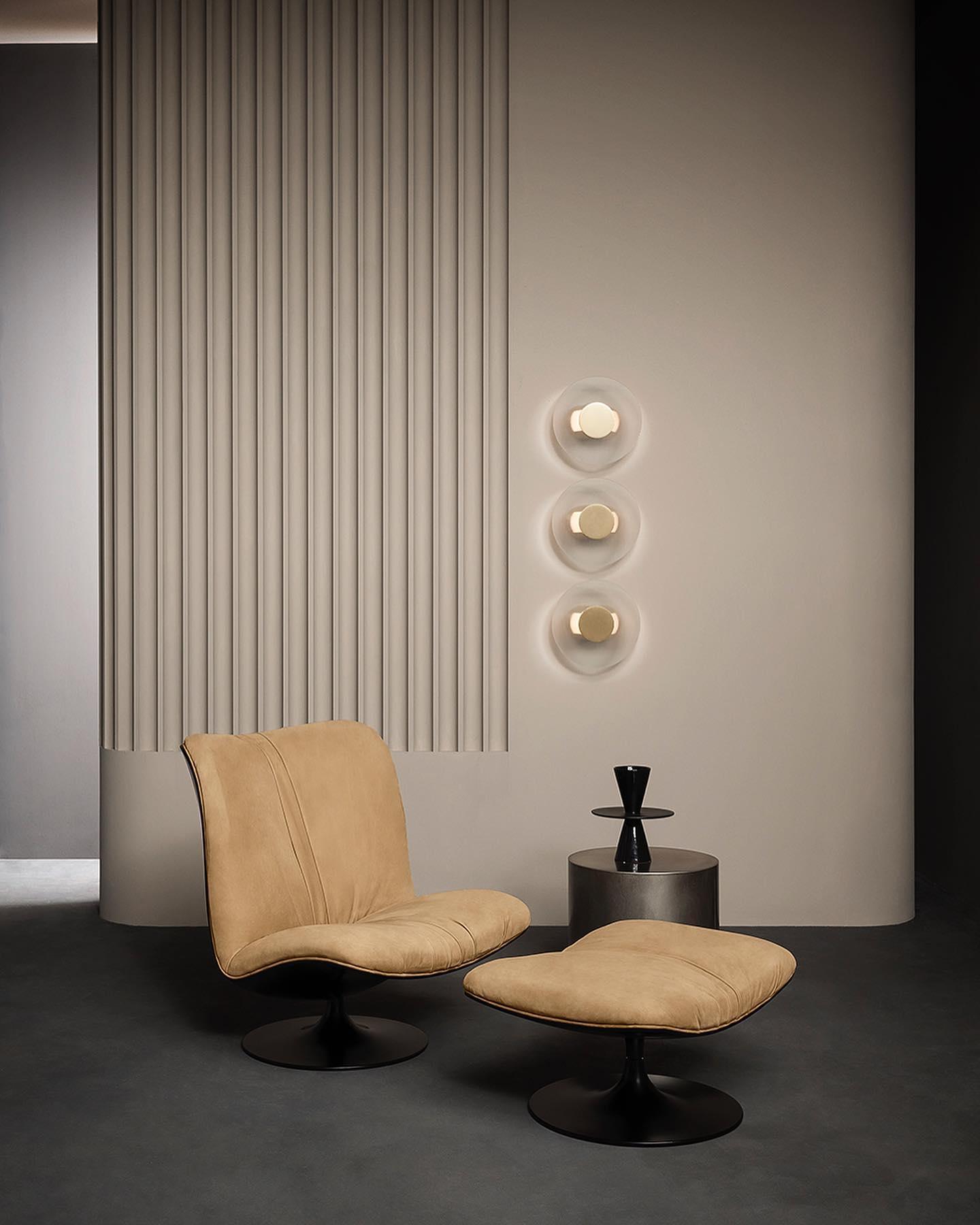 Button Modern Striped Glass Wall Sconce Satin Brass LED Indoor Lighting Fixture