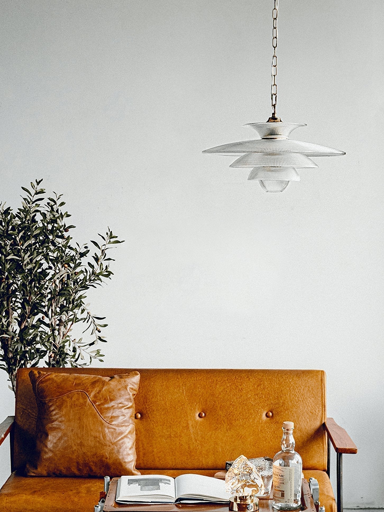 Contemporary Gold Metal Grid Glass Pendant Light for Modern Interiors