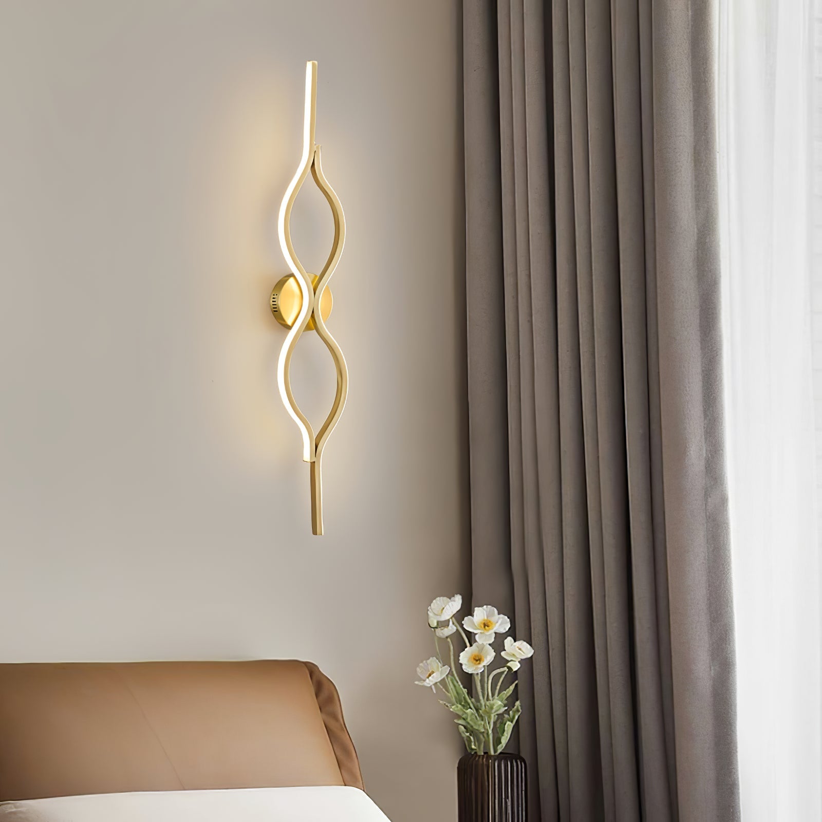 Contemporary Twist Brass LED Wall Sconce Minimalist Sculptural Linear Lighting Fixture