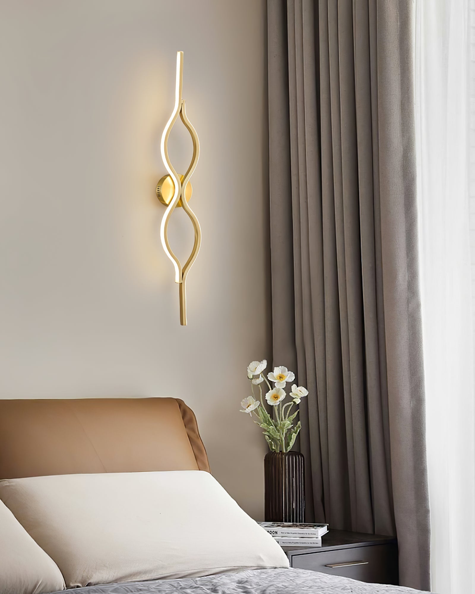 Contemporary Twist Brass LED Wall Sconce Minimalist Sculptural Linear Lighting Fixture