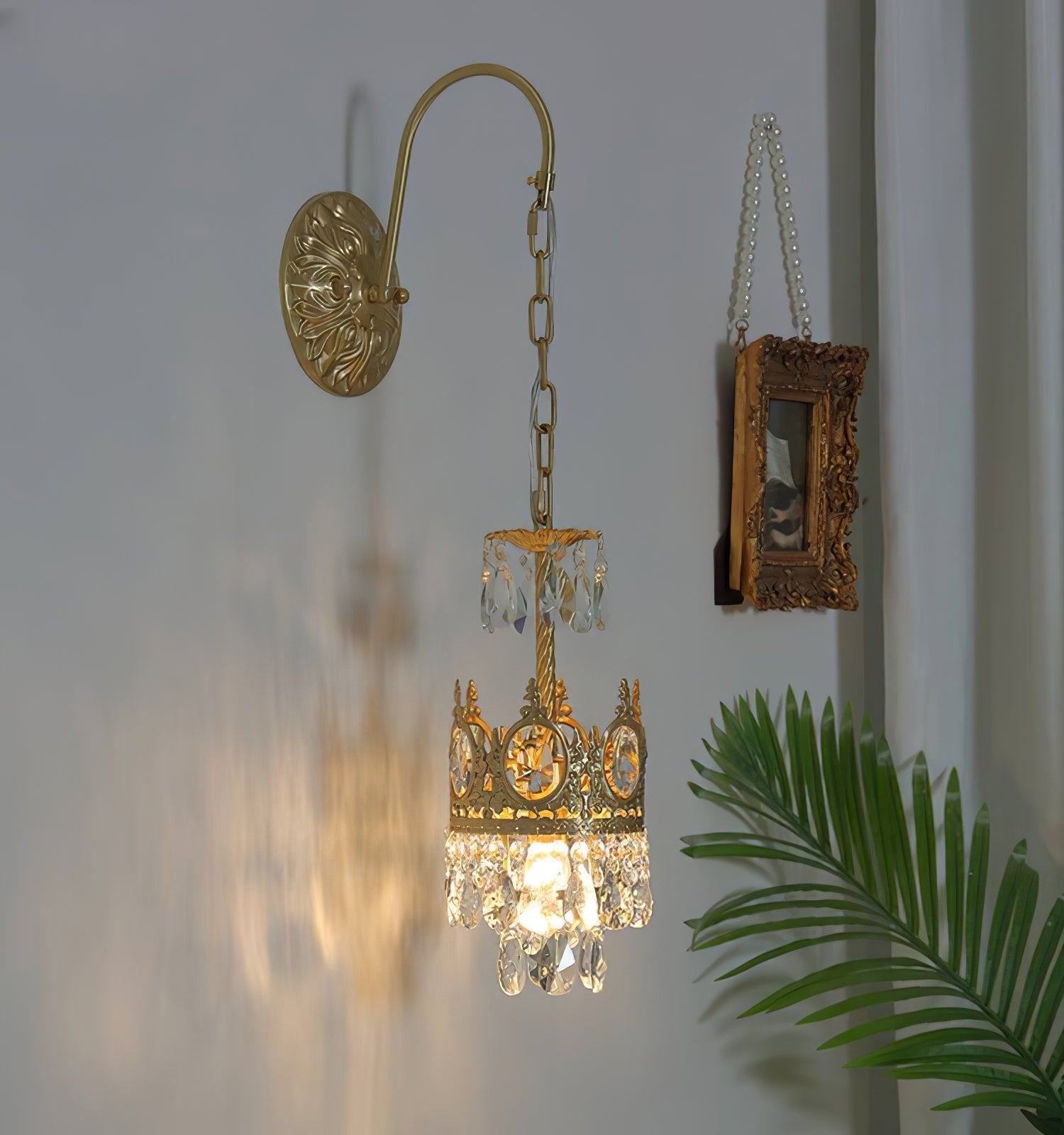 Elegant Crystal Crown Wall Sconce Luxury Interior Lighting Fixture for Hallway and Bathroom
