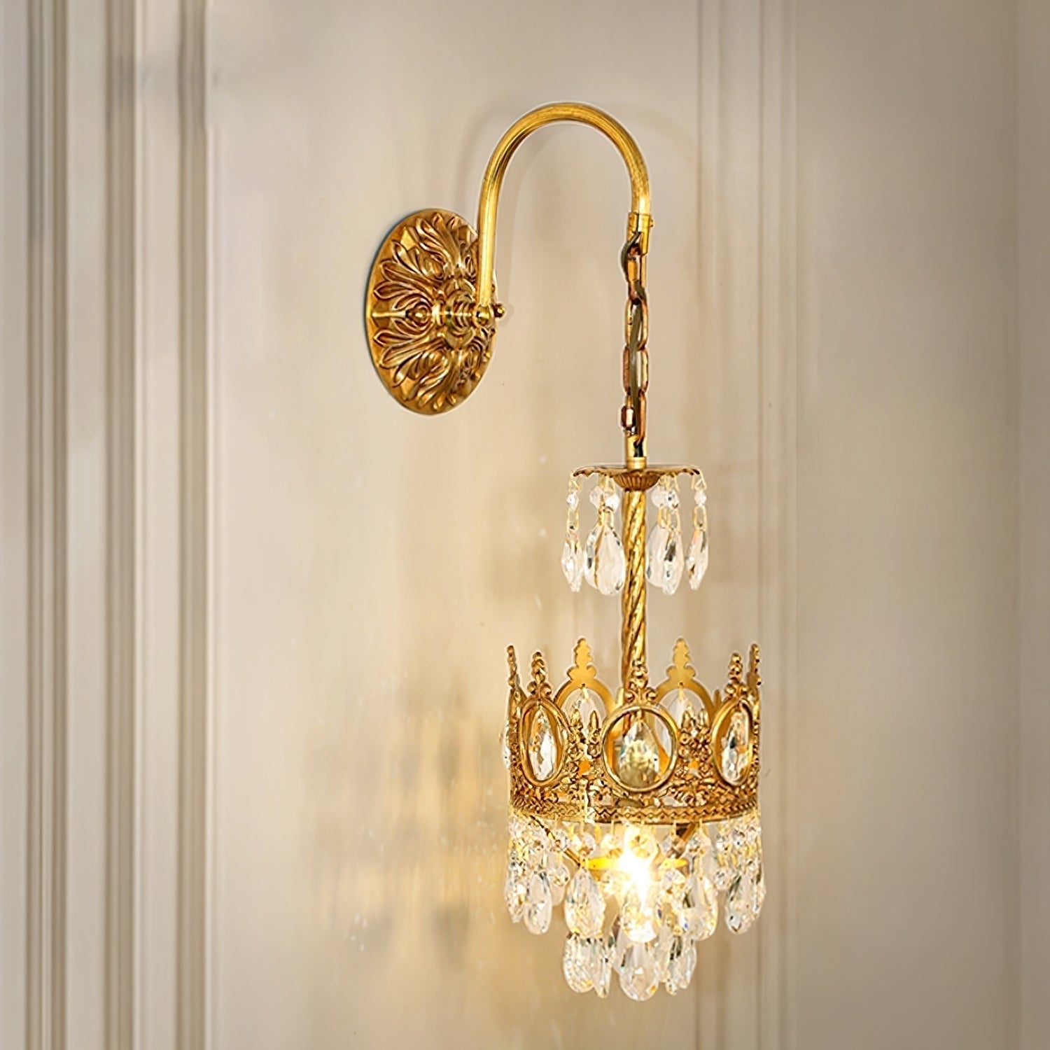 Elegant Crystal Crown Wall Sconce Luxury Interior Lighting Fixture for Hallway and Bathroom