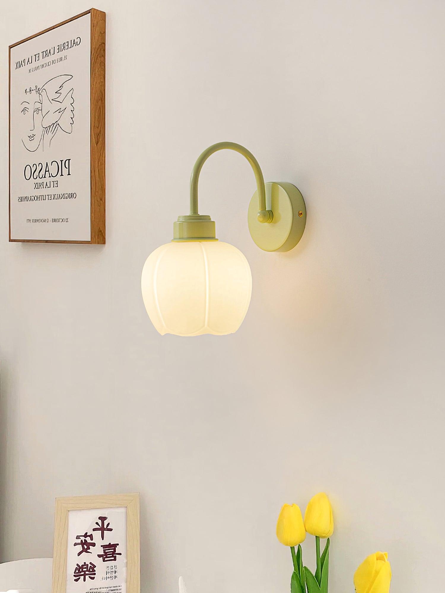 Elegant Floral Design Metal Wall Sconce Flower Blossom Indoor Decorative Wall Light in Green and White Finish