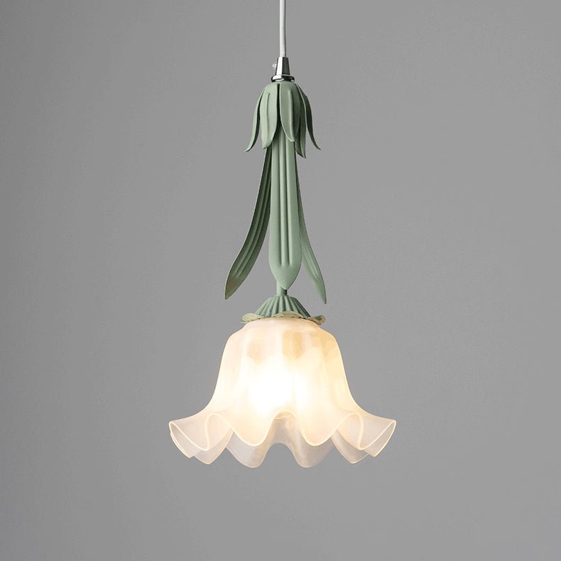 elegant-lily-of-the-valley-pendant-light-with-floral-glass-petals-for-modern-dining-rooms
