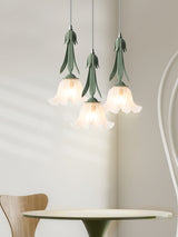 elegant-lily-of-the-valley-pendant-light-with-floral-glass-petals-for-modern-dining-rooms