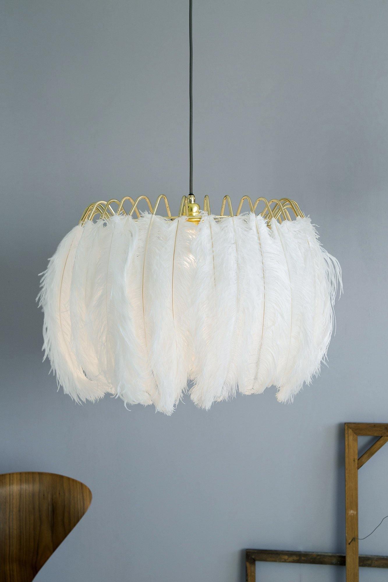 Elegant Modern Feather Pendant Light with Gold Metal Frame for Bedroom and Living Room