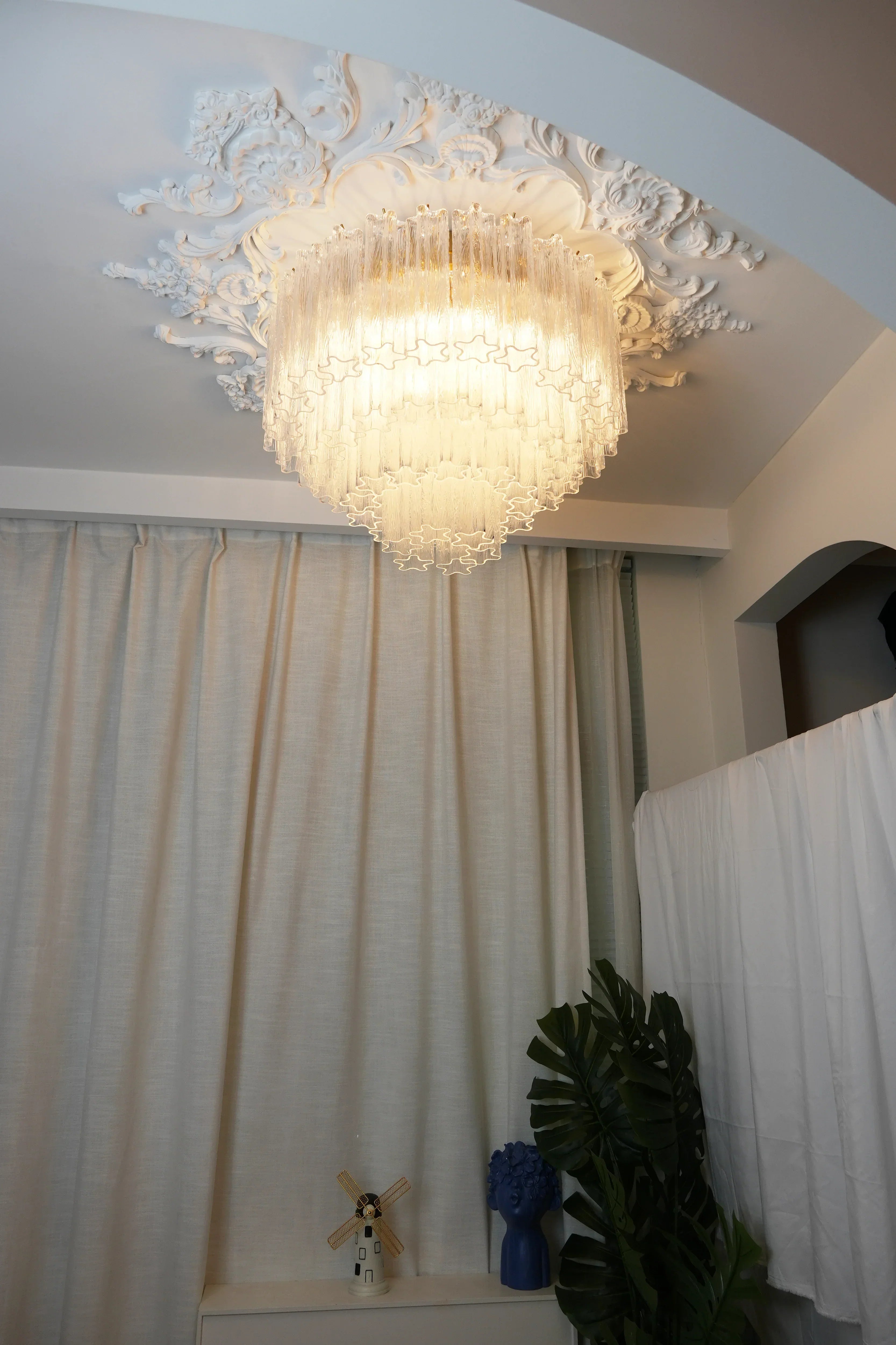 elegant-murano-style-transparent-glass-ceiling-light-for-luxury-interior-lighting
